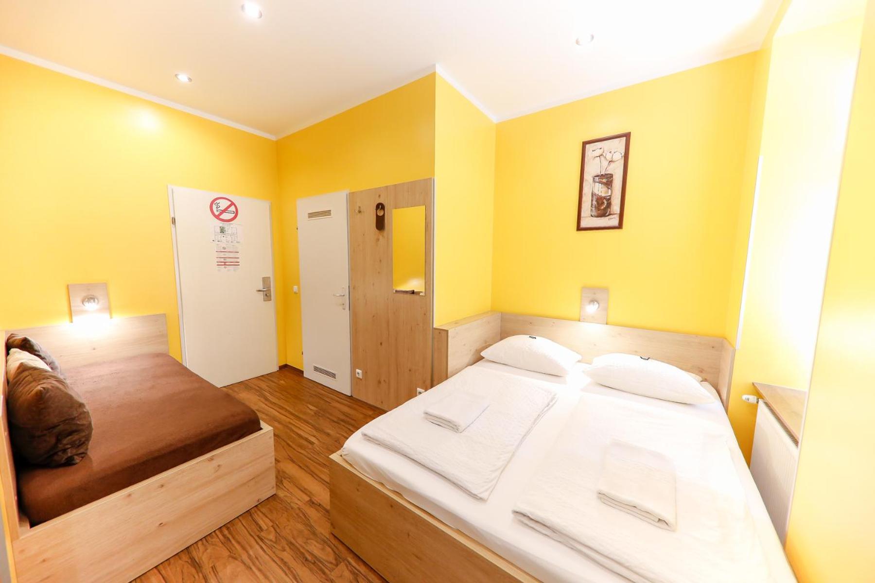 Do Step Inn Home - Hotel & Hostel