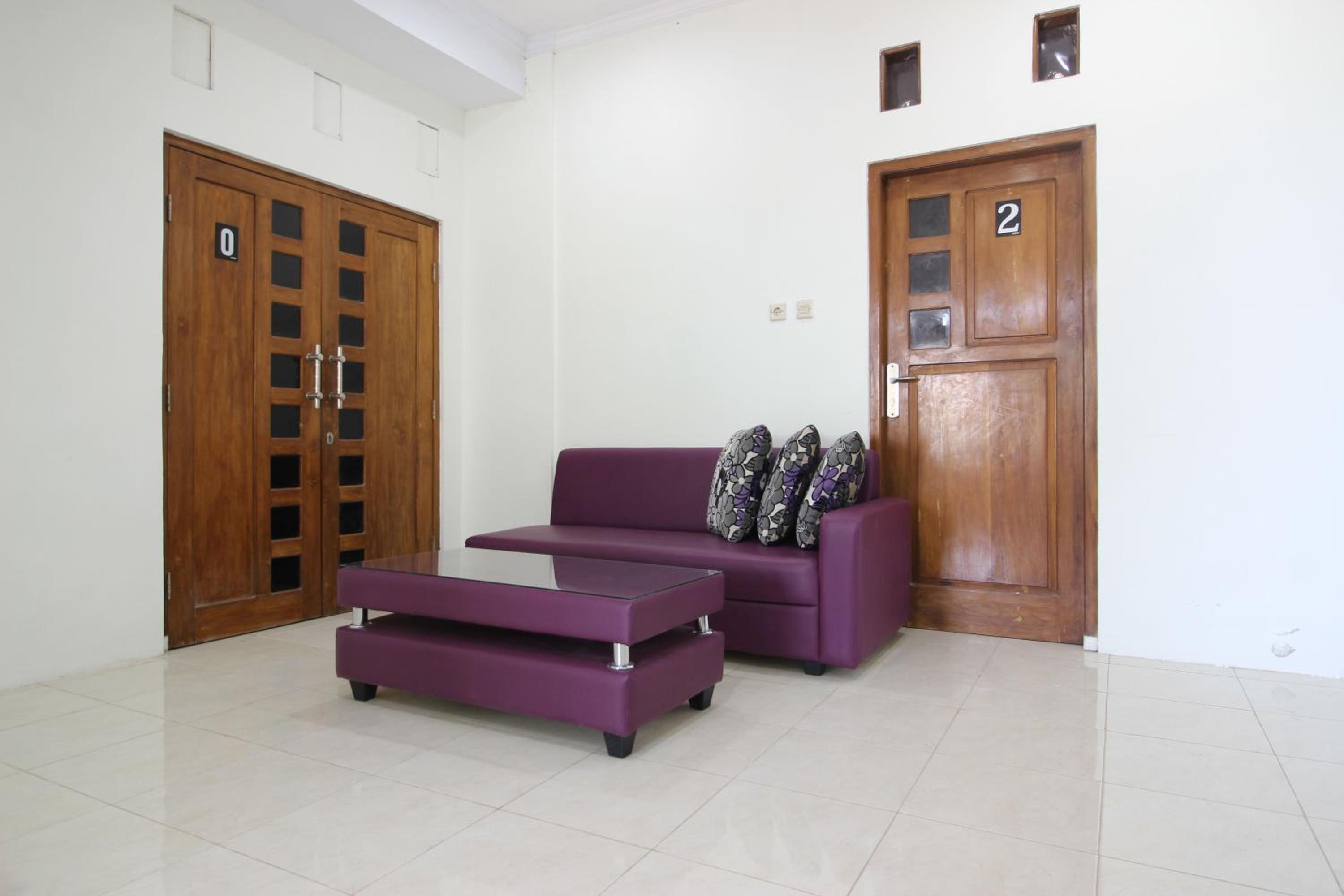 RedDoorz near Adisucipto Airport 3