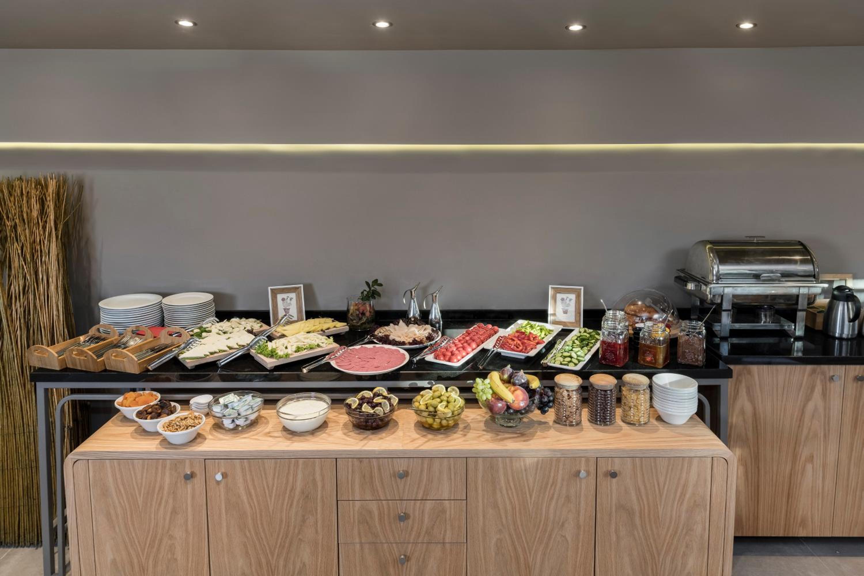 Upsuites Hotel - Image 24