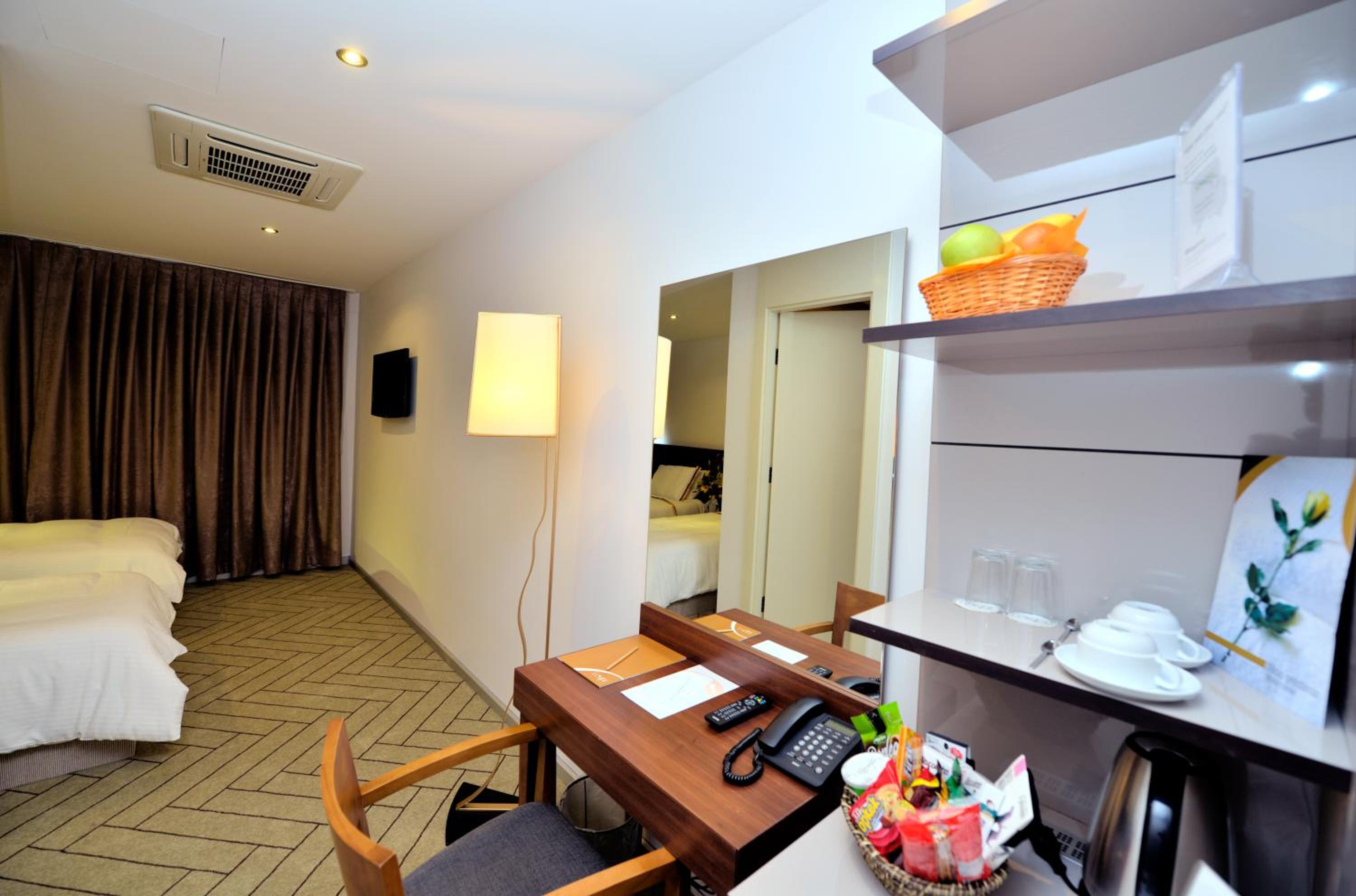 Upsuites Hotel - Image 21