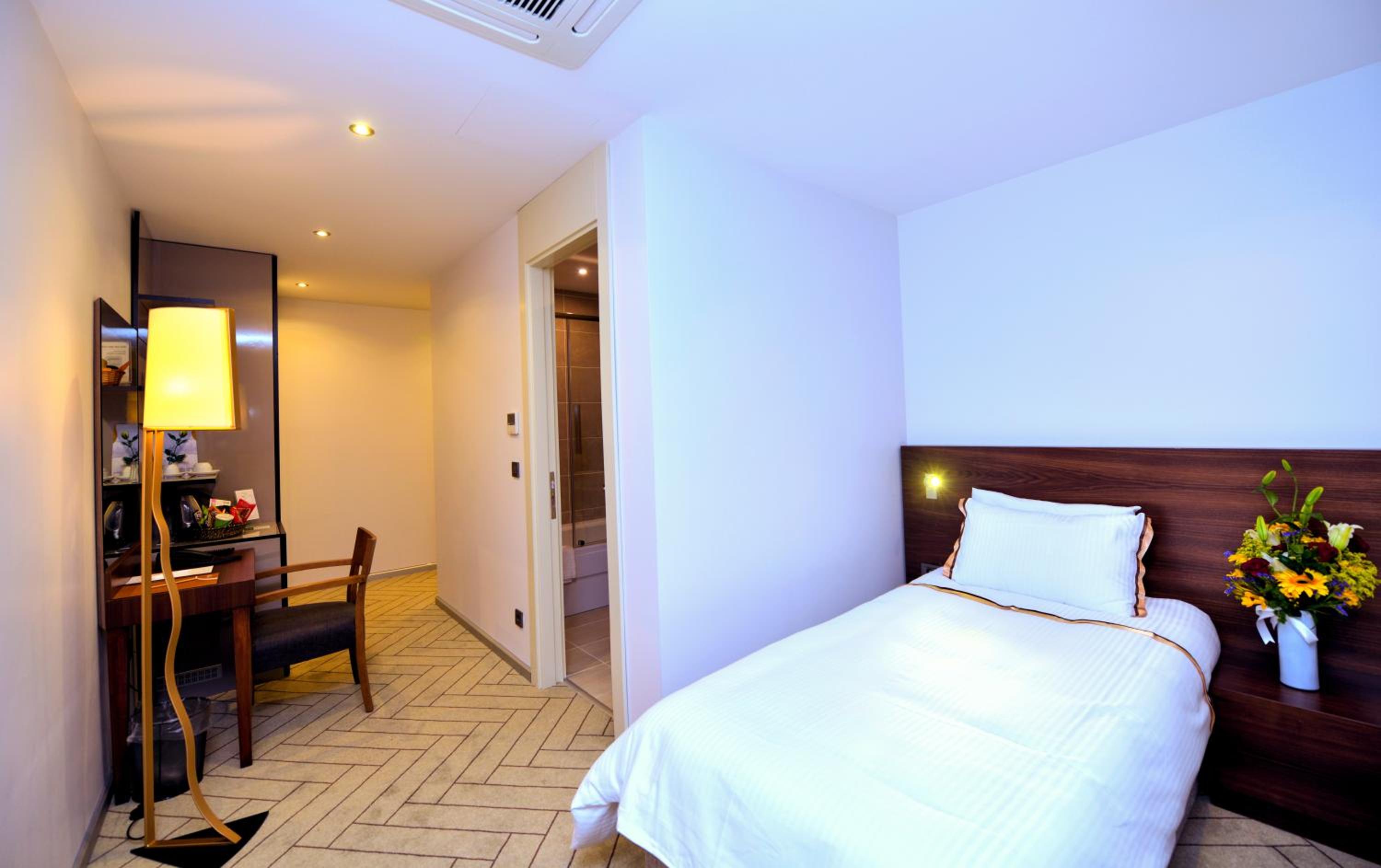 Upsuites Hotel - Image 23