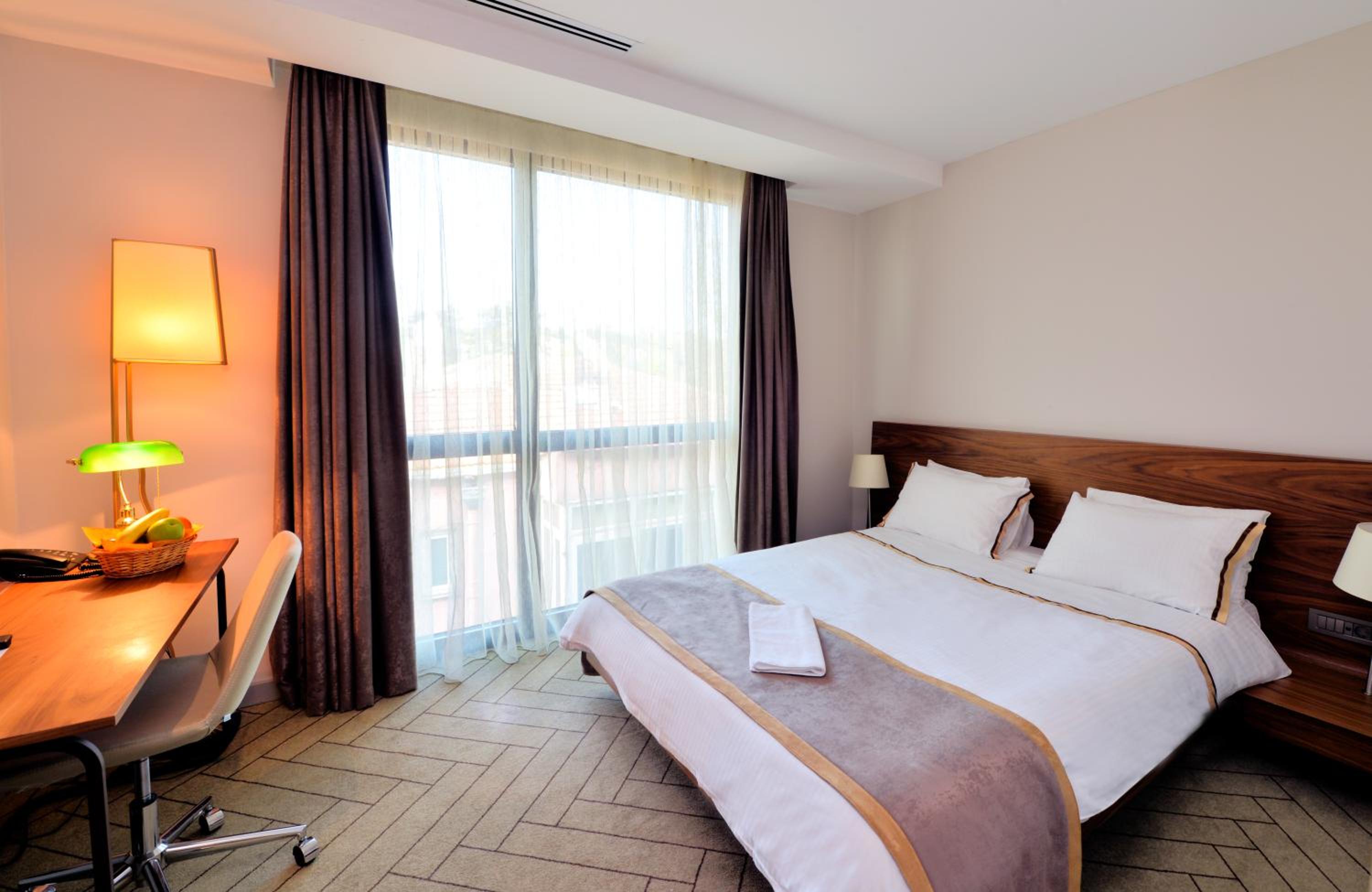 Upsuites Hotel - Image 20