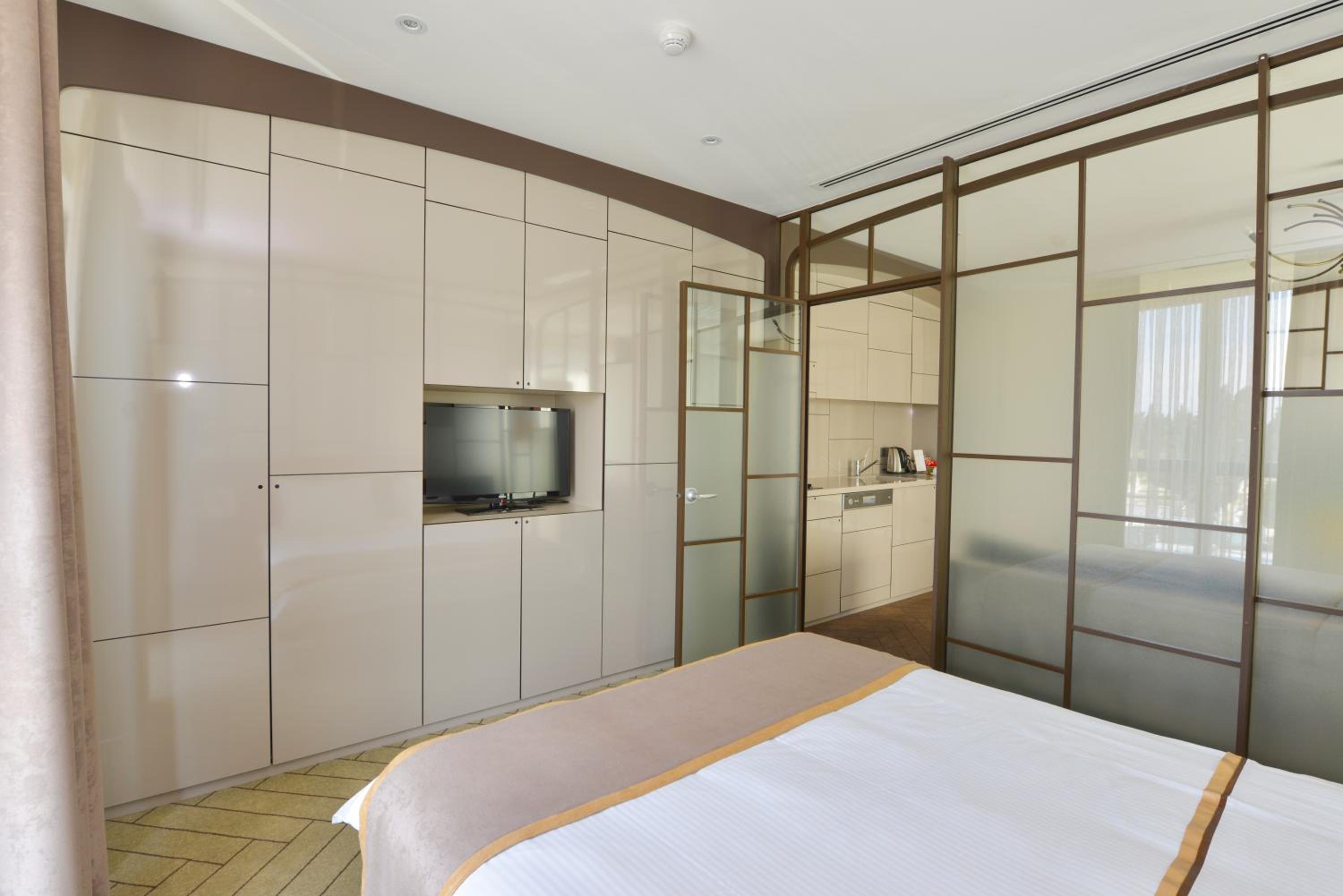 Upsuites Hotel - Image 39