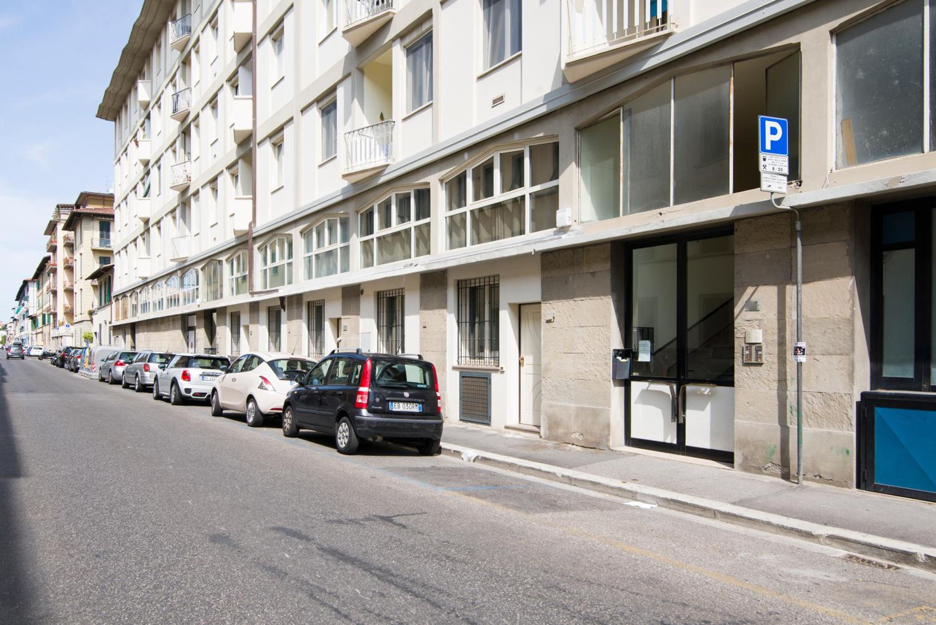 GuestHost - Visarno Arena Apartment