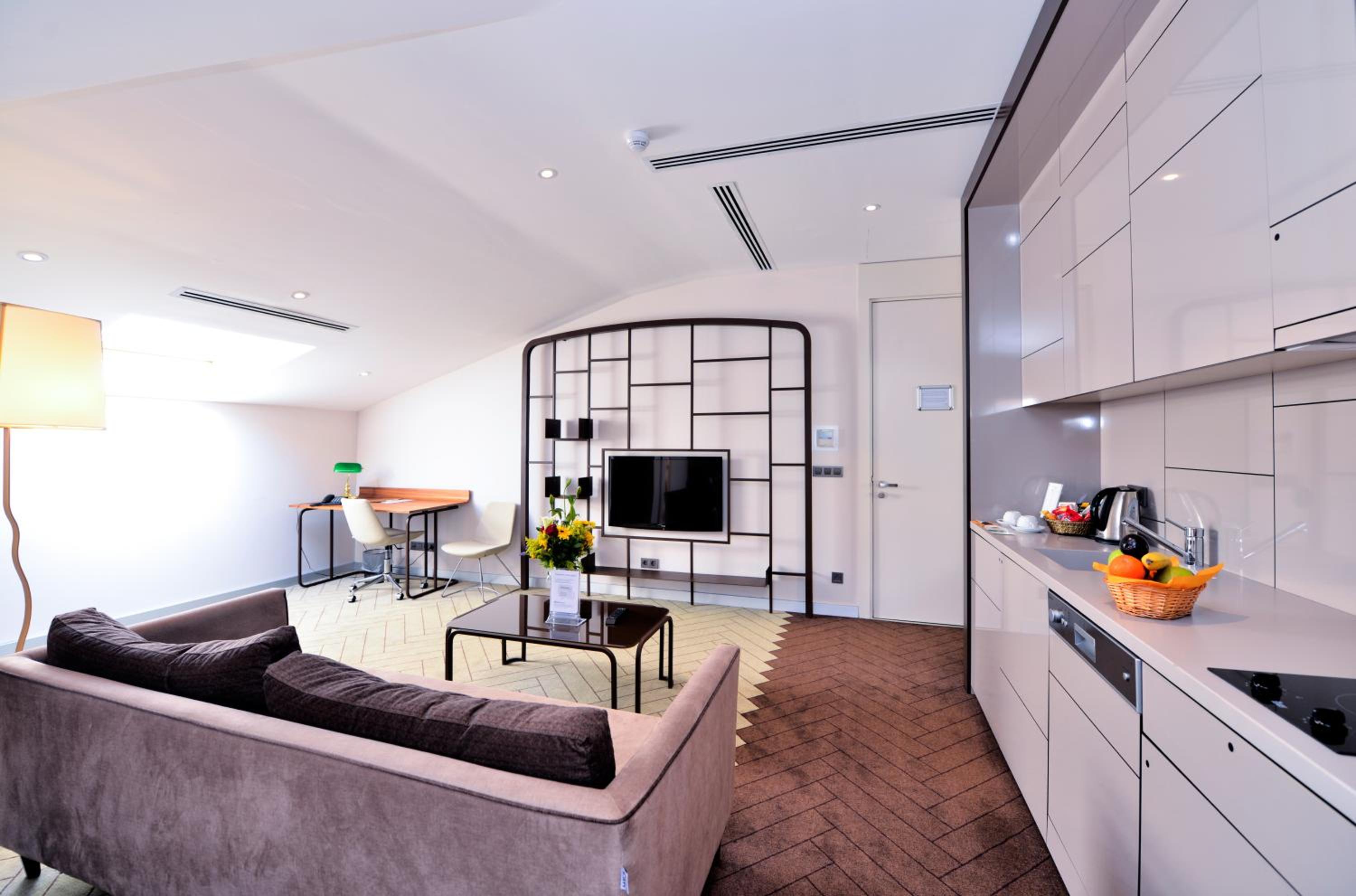 Upsuites Hotel - Image 14