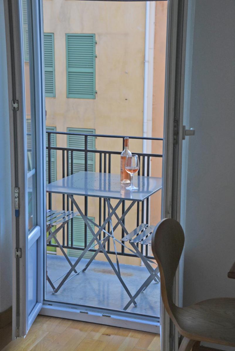 Be our Guests in Nice Port Bonaparte