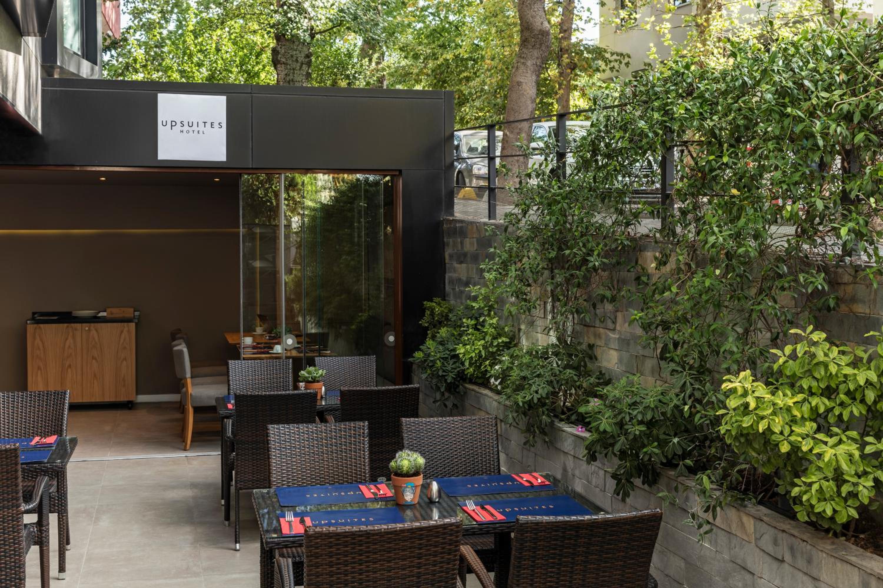 Upsuites Hotel - Image 32