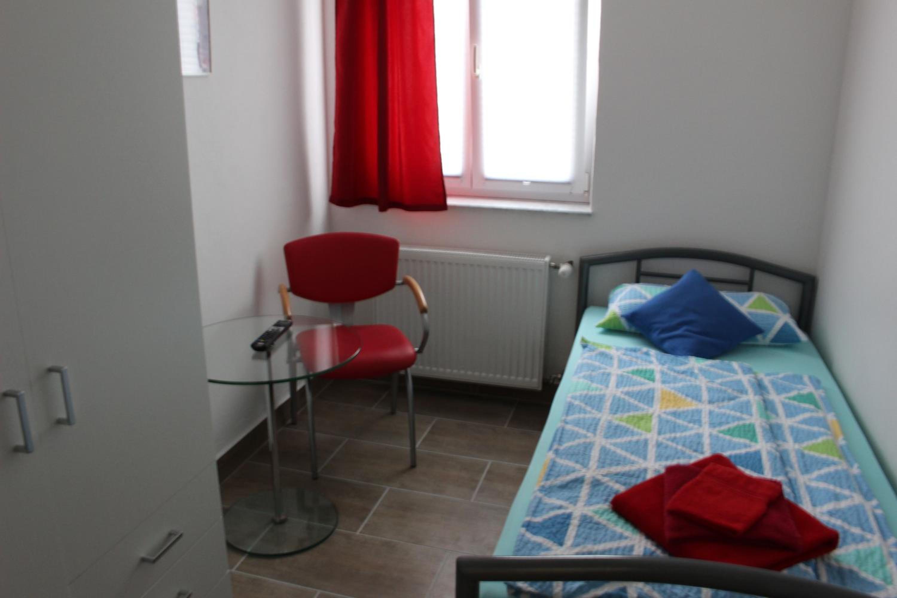 Photo 33