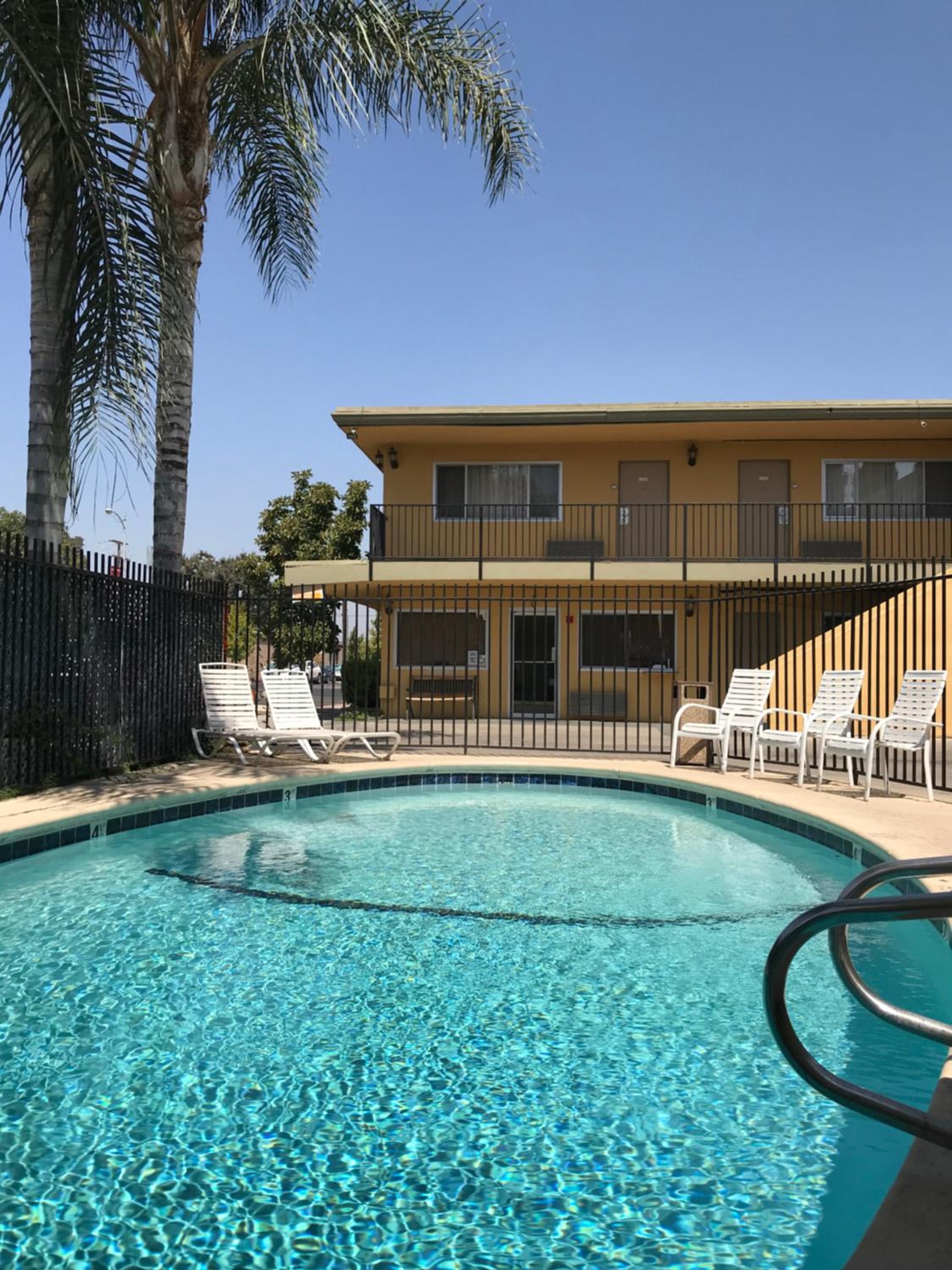 Three Rivers Vacations - Americas Best Value Inn Visalia - Property Image 1