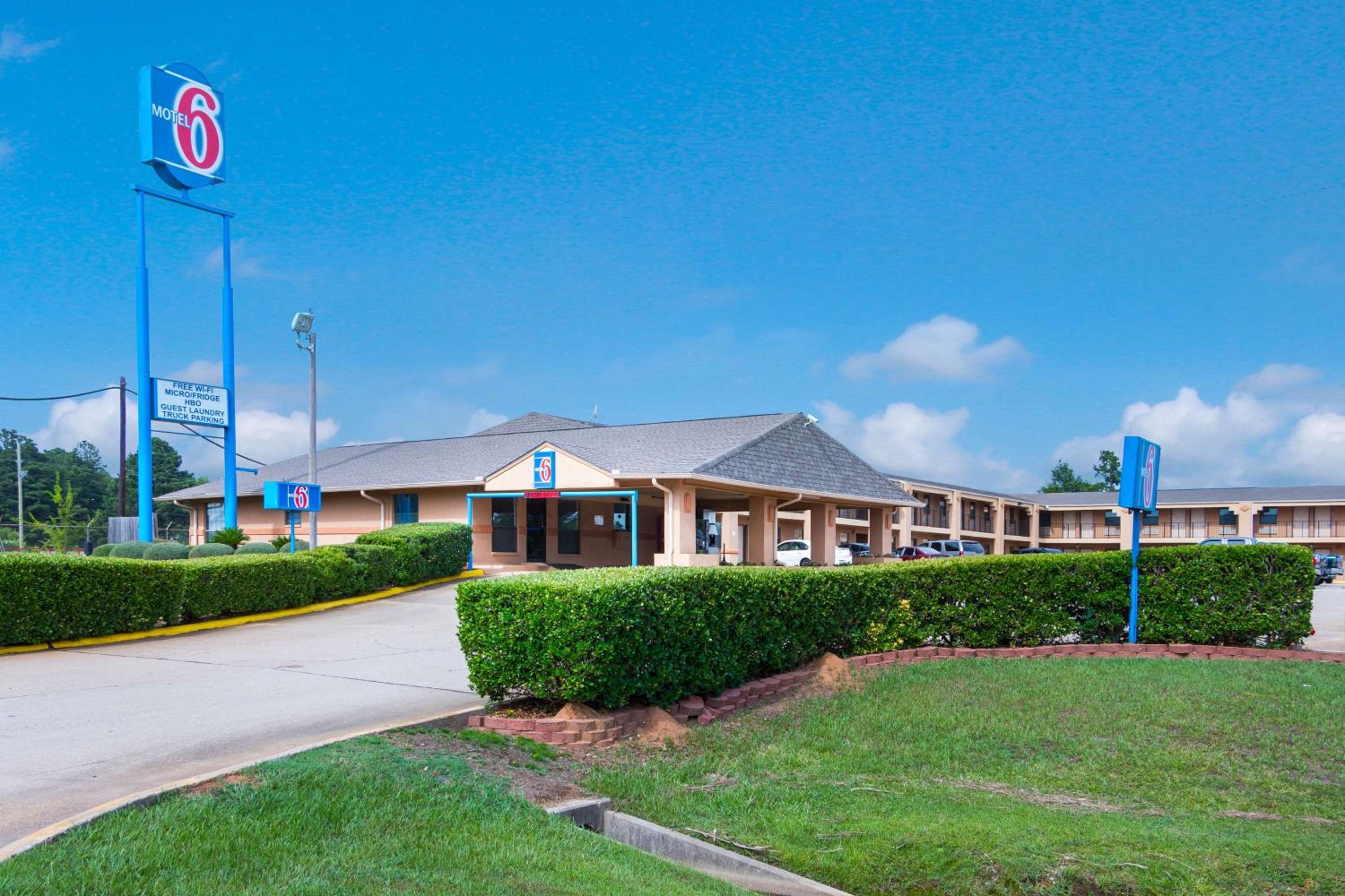 Marshall Vacations - Motel 6-Marshall, TX - Property Image 2
