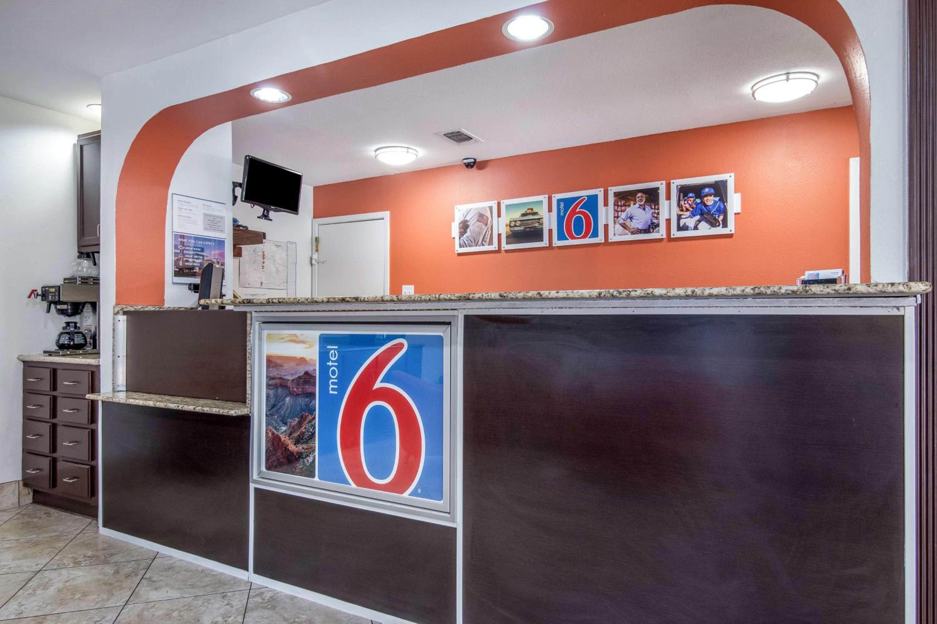 Marshall Vacations - Motel 6-Marshall, TX - Property Image 7