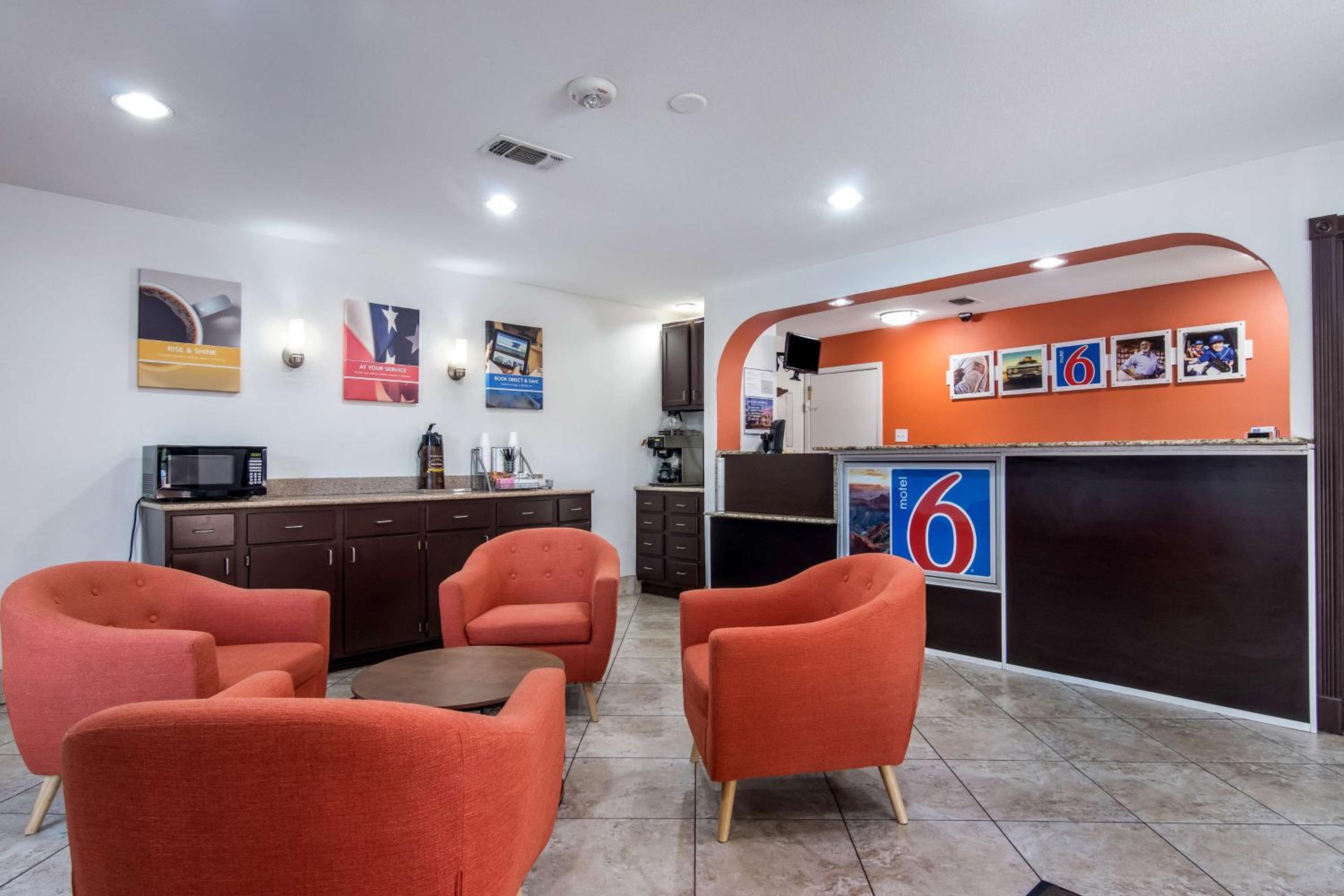 Marshall Vacations - Motel 6-Marshall, TX - Property Image 8