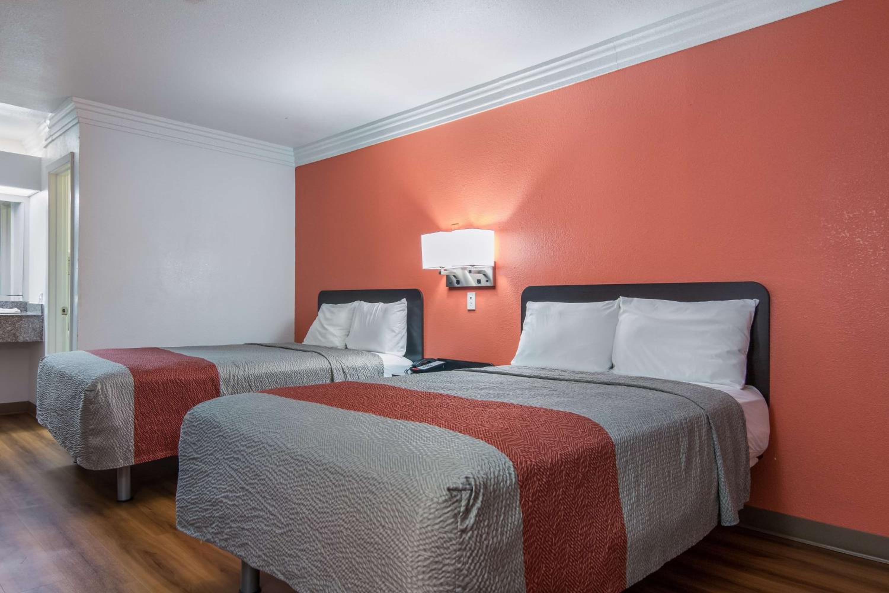 Marshall Vacations - Motel 6-Marshall, TX - Property Image 15