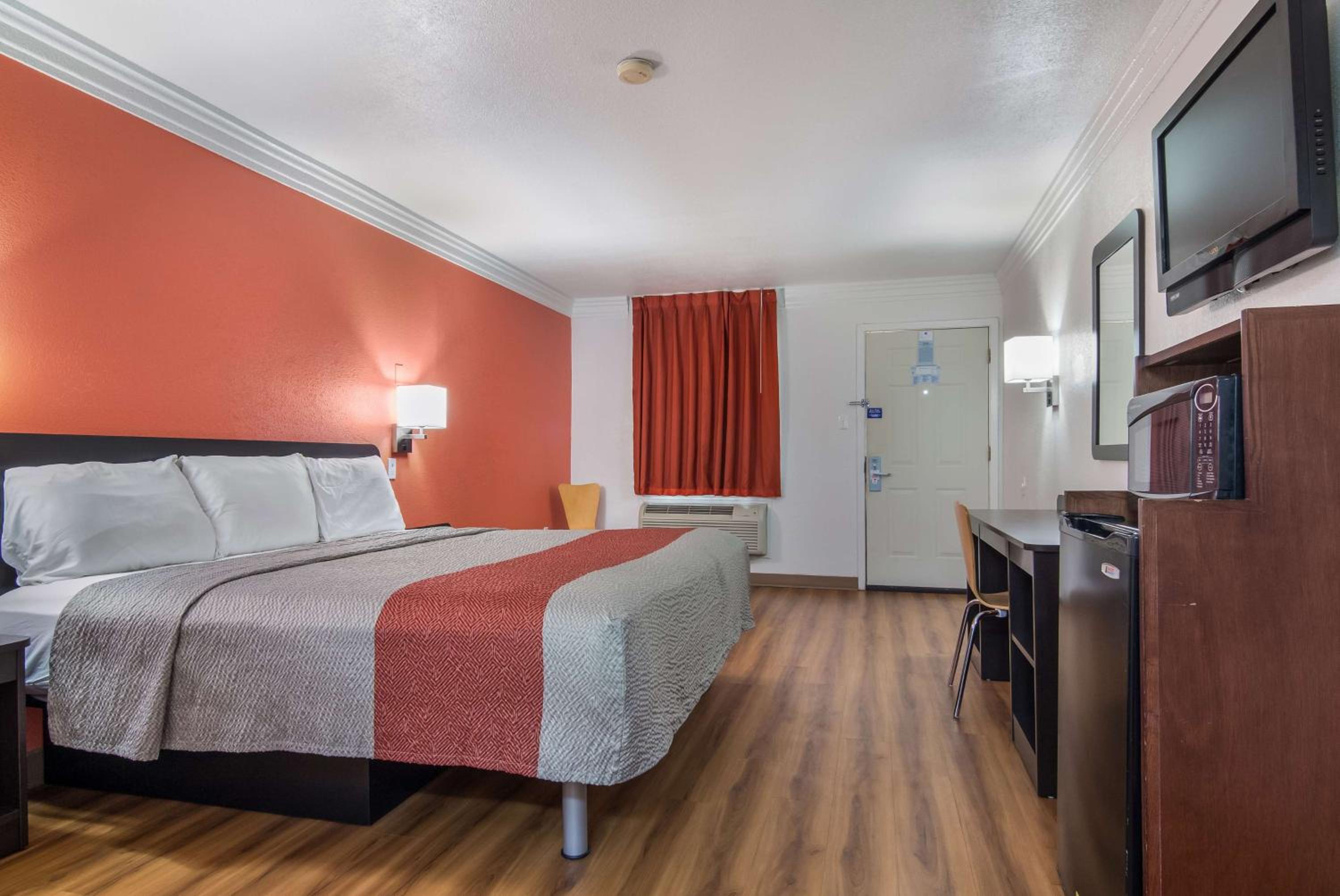 Marshall Vacations - Motel 6-Marshall, TX - Property Image 24