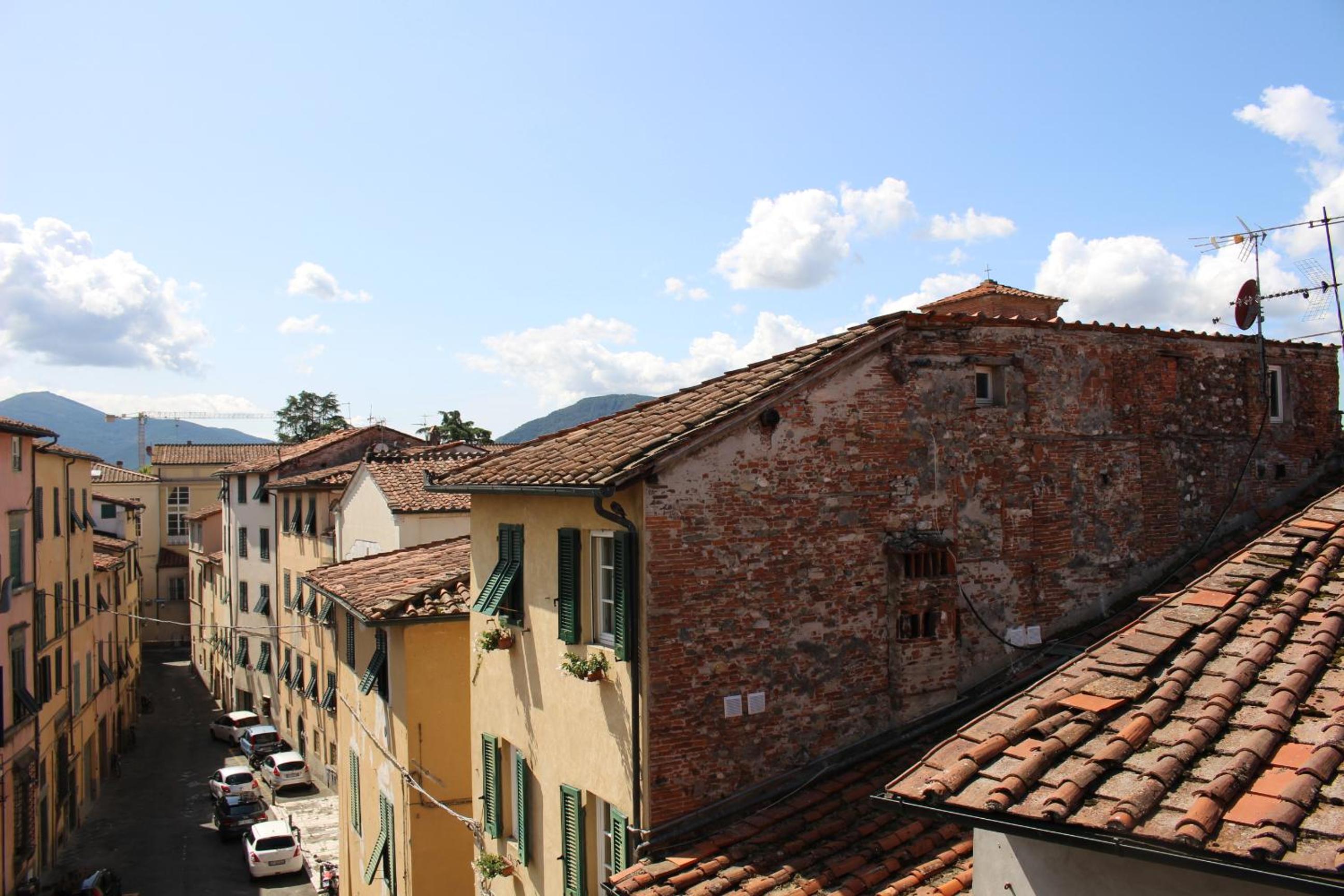 Delizioso Appartamento Centro Storico Lucca Comics view 5