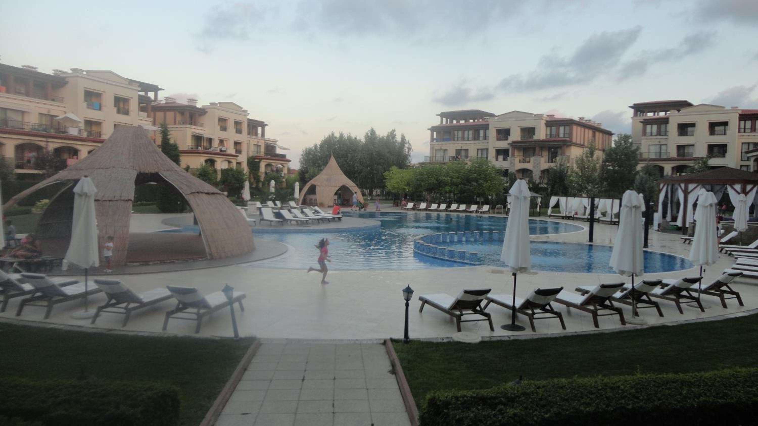 Apartment in Green Beach Resort Kavatsi