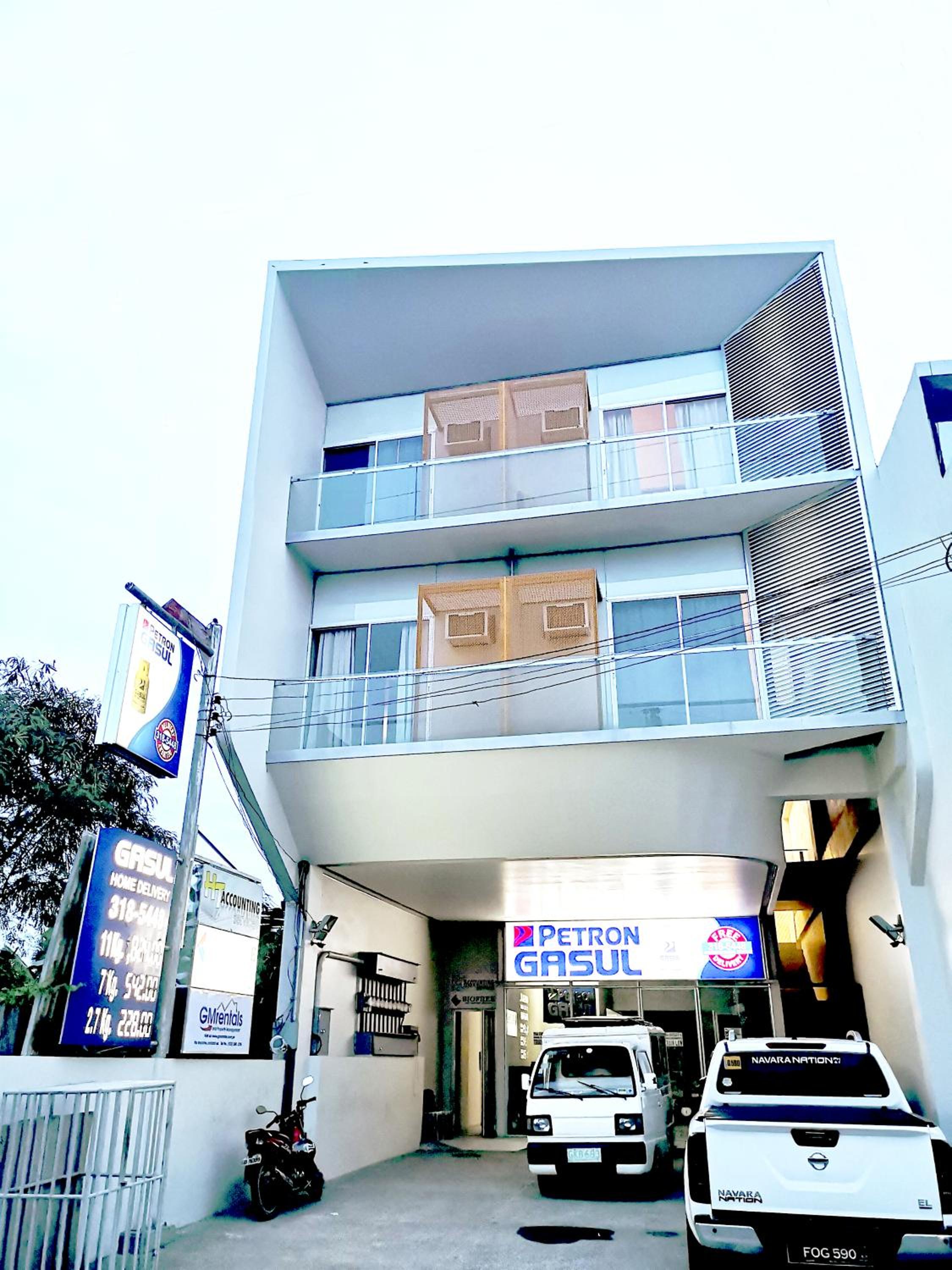 GM Rentals SafeStay Apartment at Mactan Airport view 4