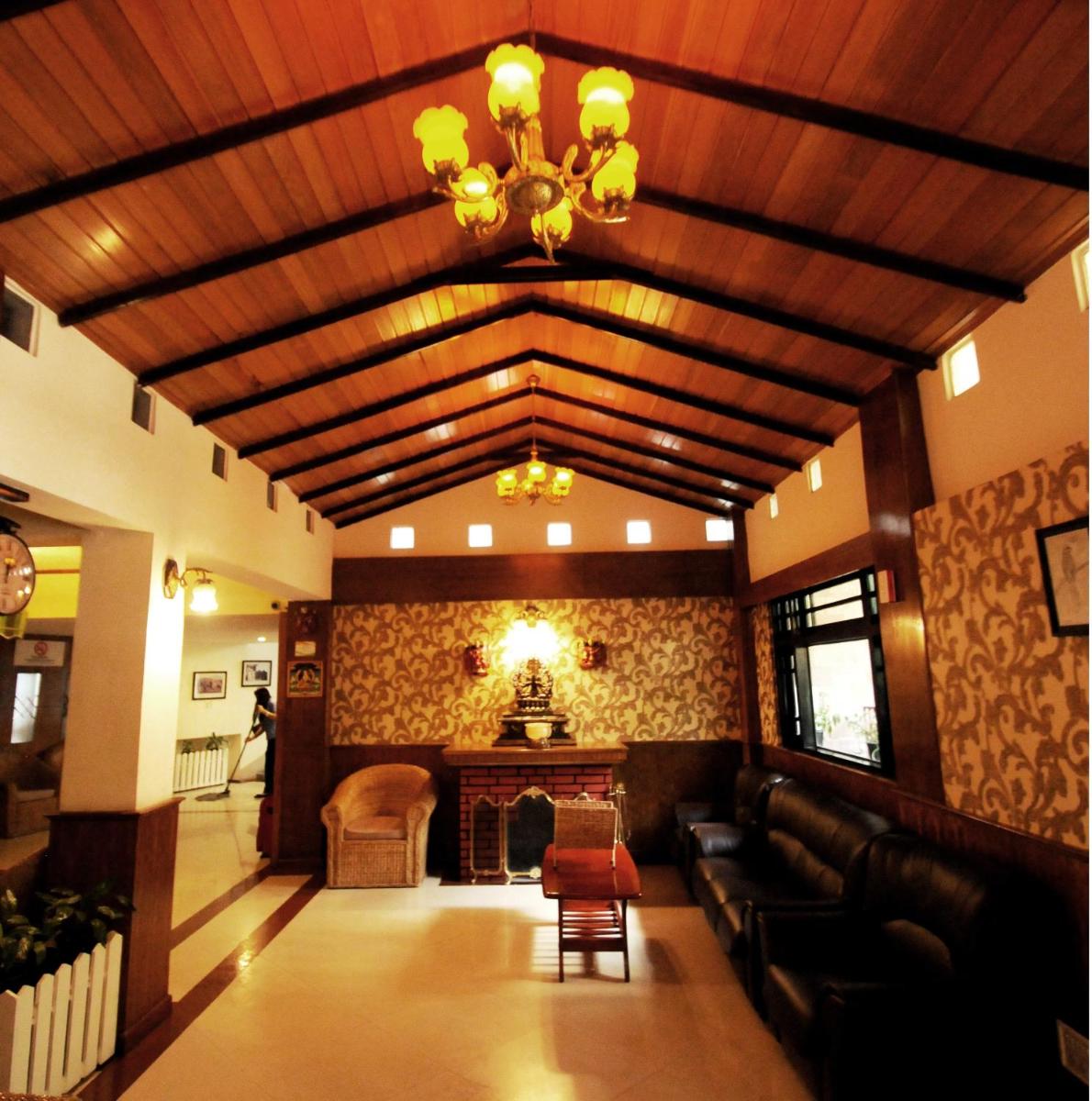 Muscatel Delamare - 200 Mts from MG Marg