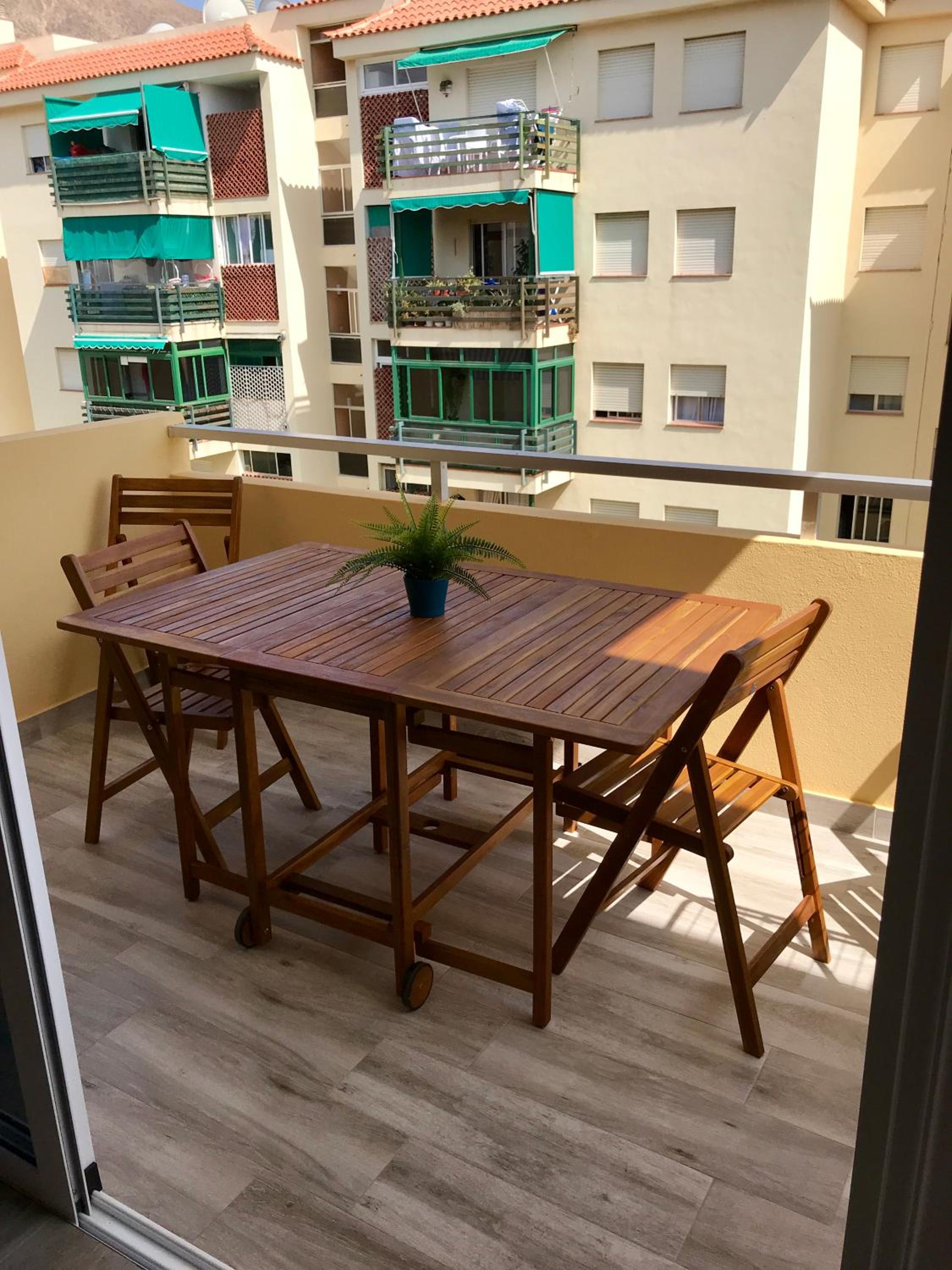 LOS ANGELES APARTMENT Los Cristianos