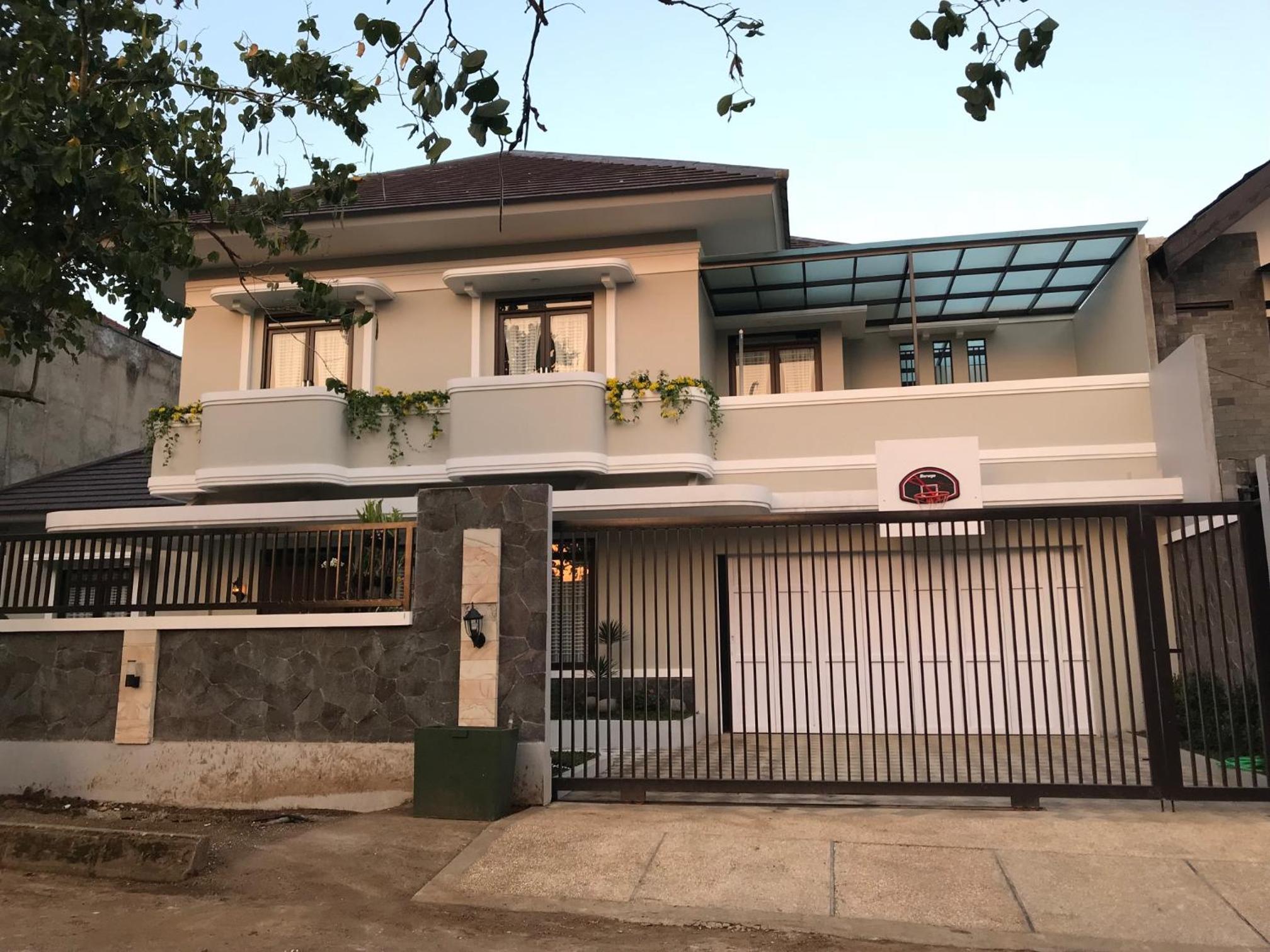 Kensington Villa view 5