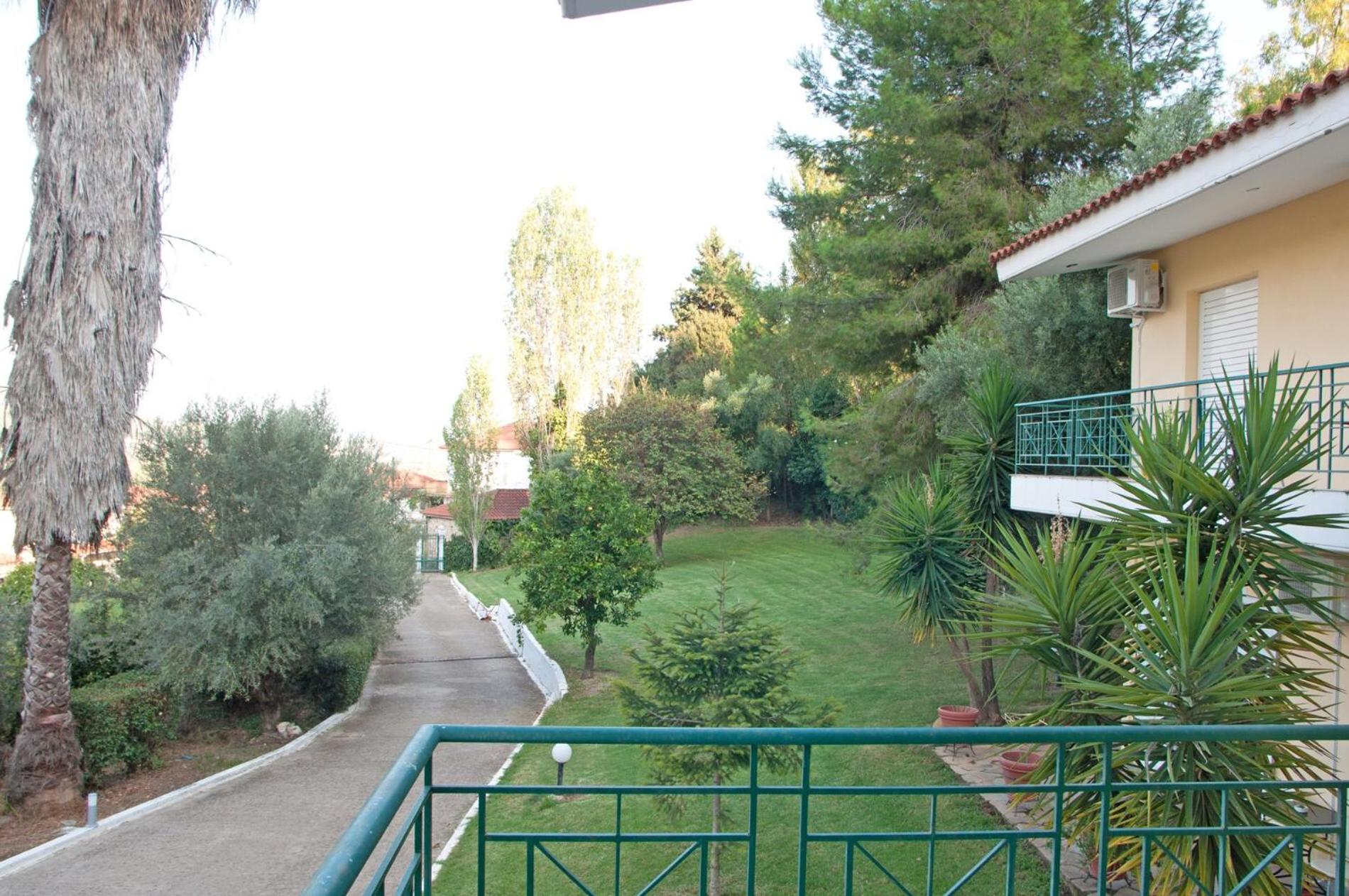 Oasis Olympia Apartments