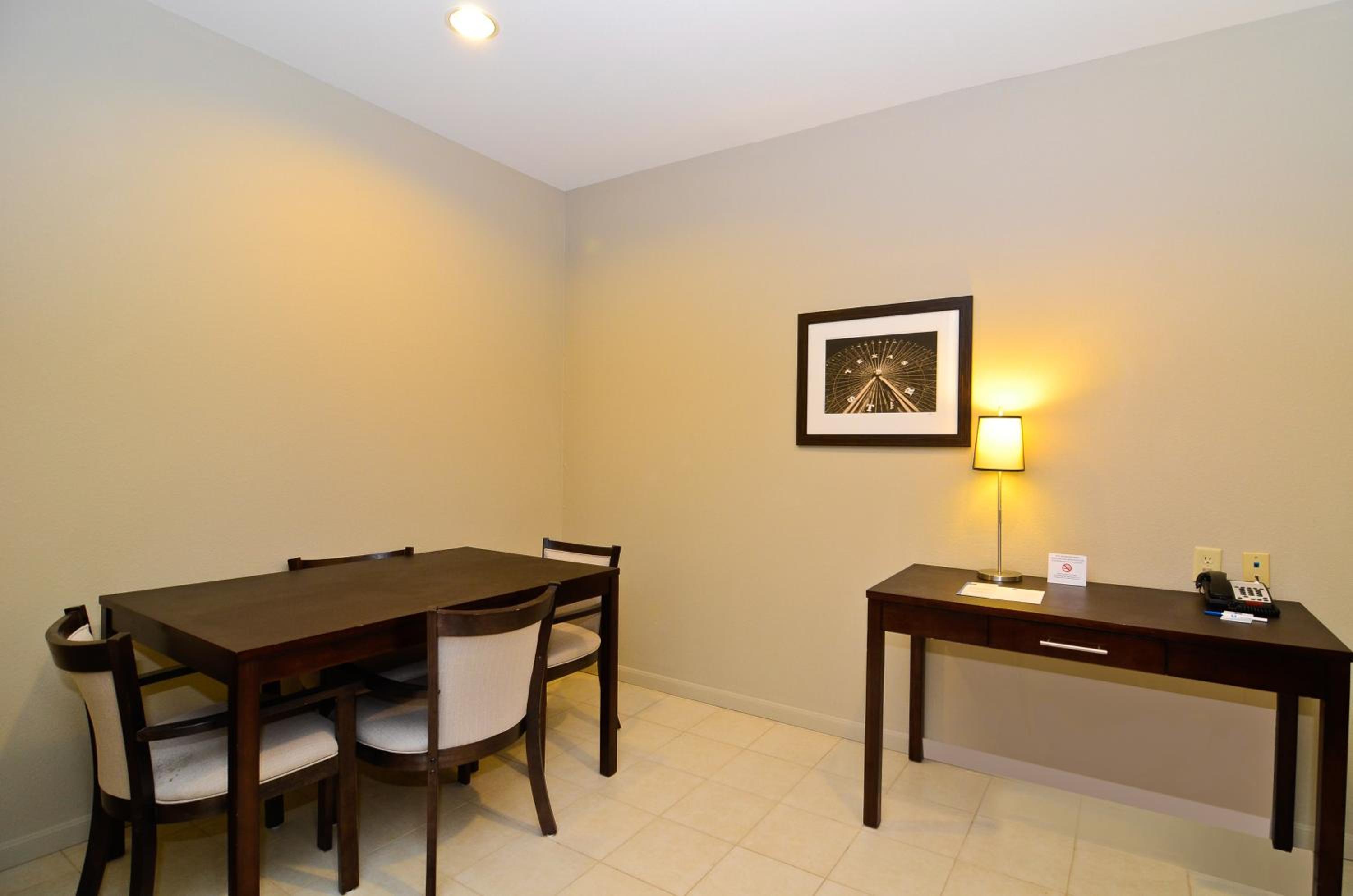 Columbus Vacations - Baymont by Wyndham Columbus - Property Image 4