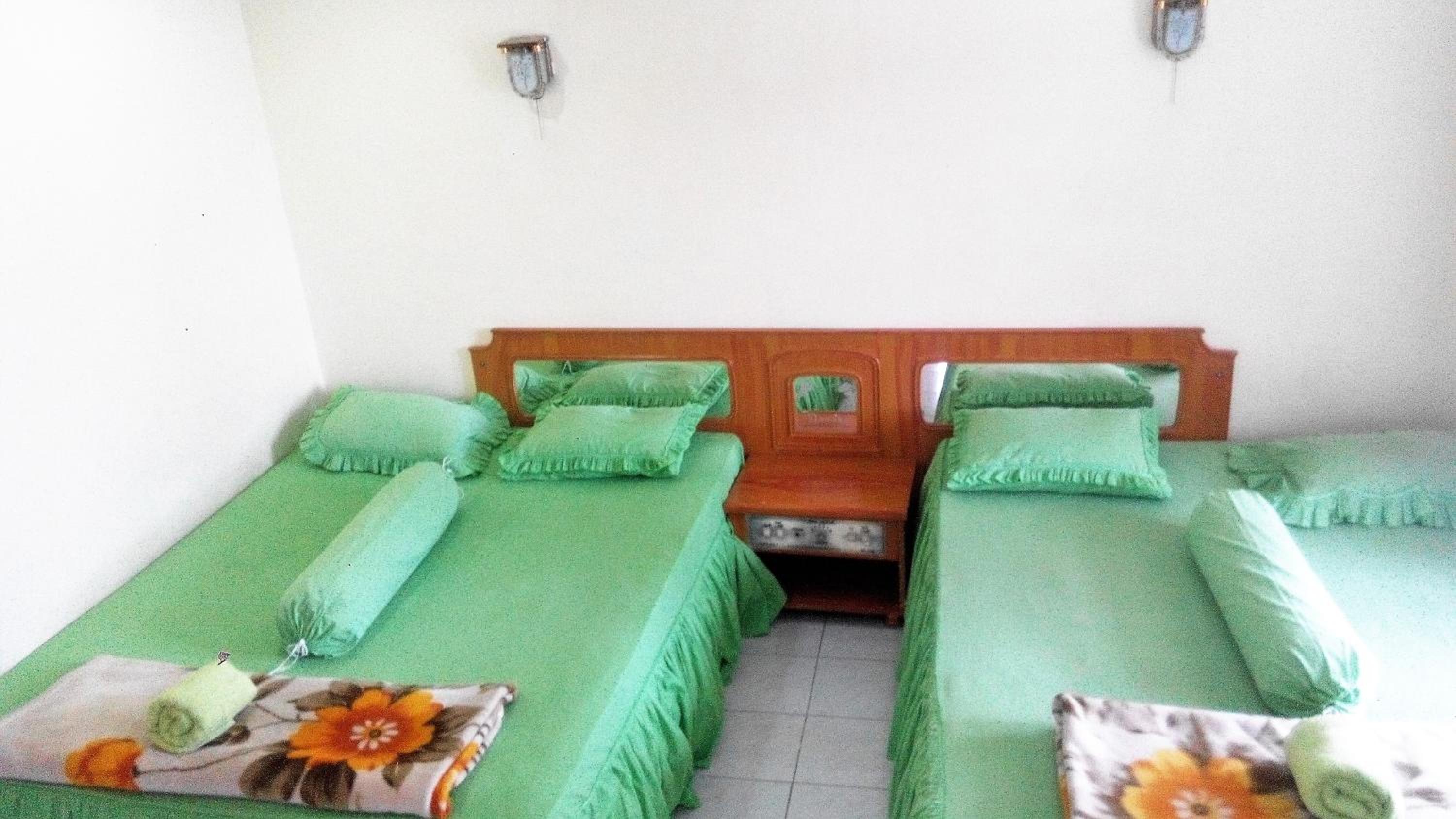 Melissa Palace Hotel and Karaoke, Parapat - 9