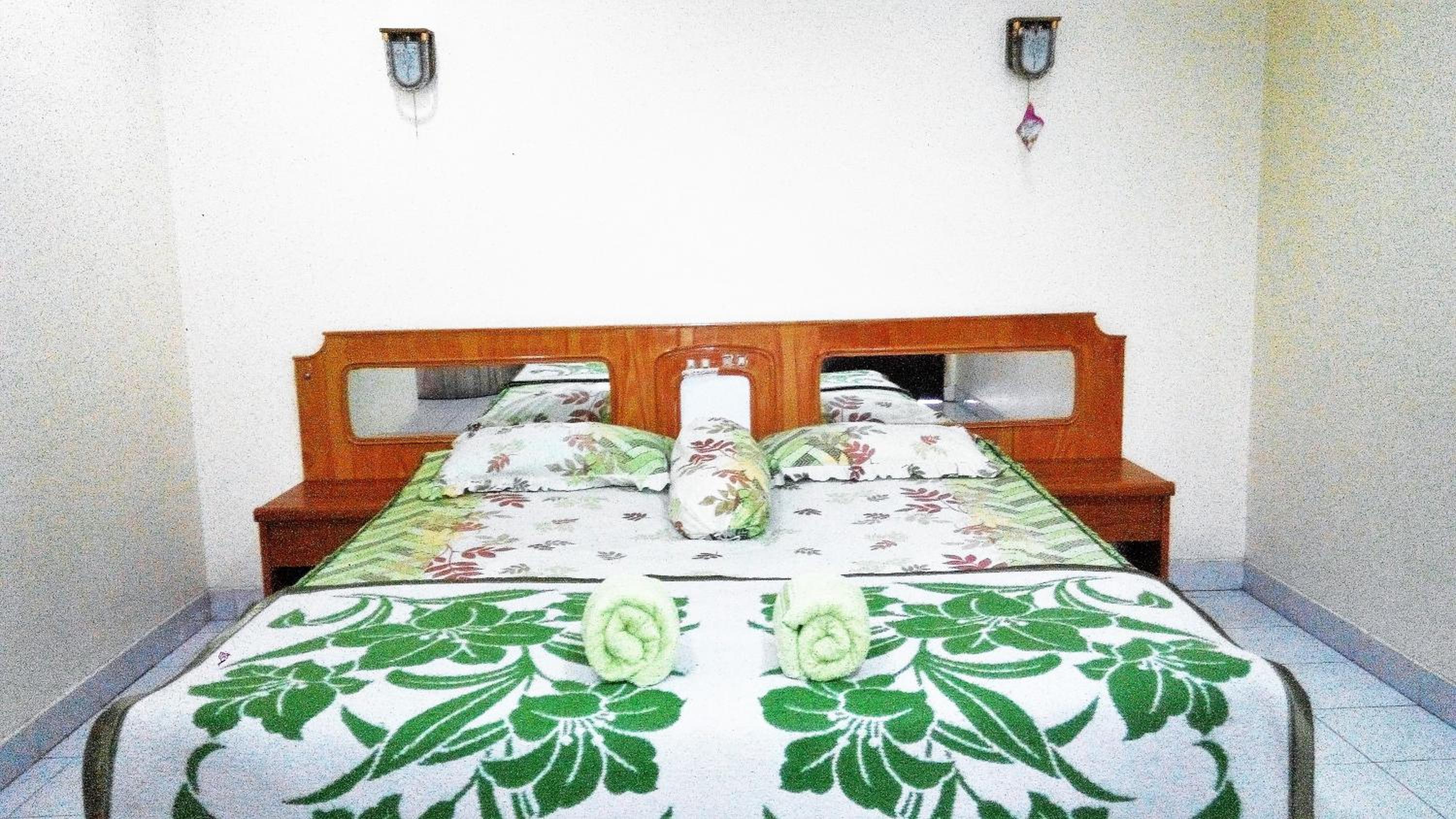 Melissa Palace Hotel and Karaoke, Parapat - 16