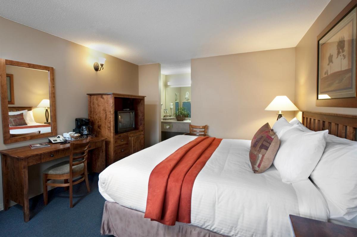 Jasper Vacations - Maligne Lodge - Property Image 4