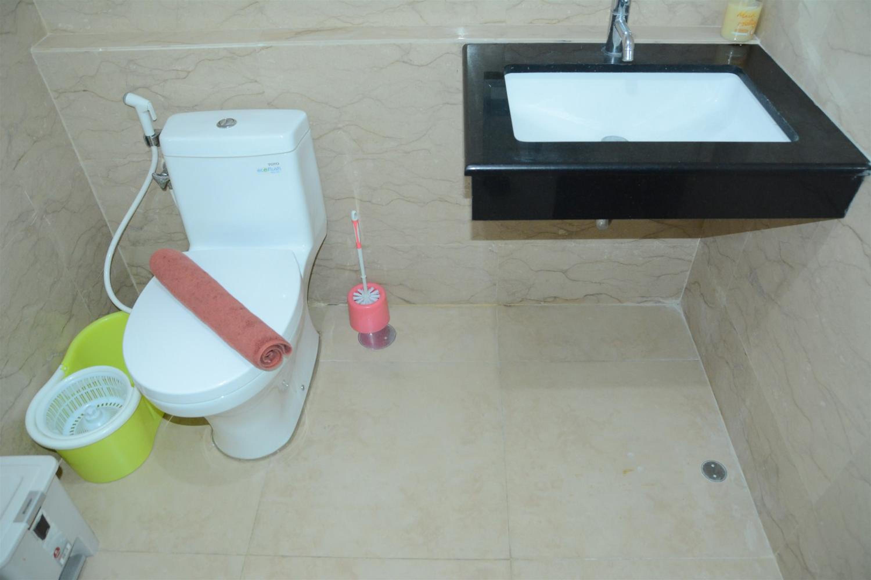 Comfy 1BR L'Avenue Apartment By Travelio view 4