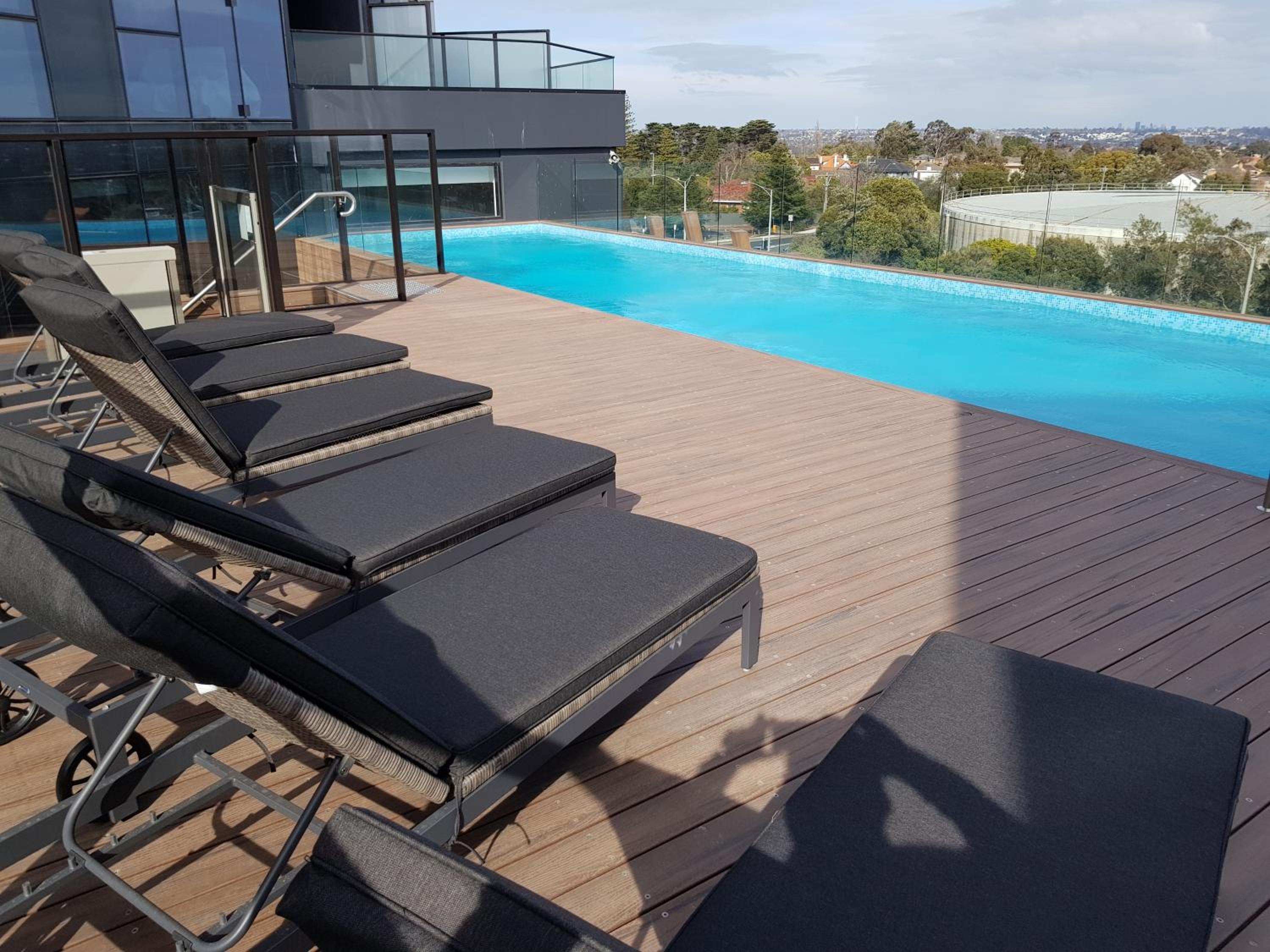Ivanhoe Apartments
