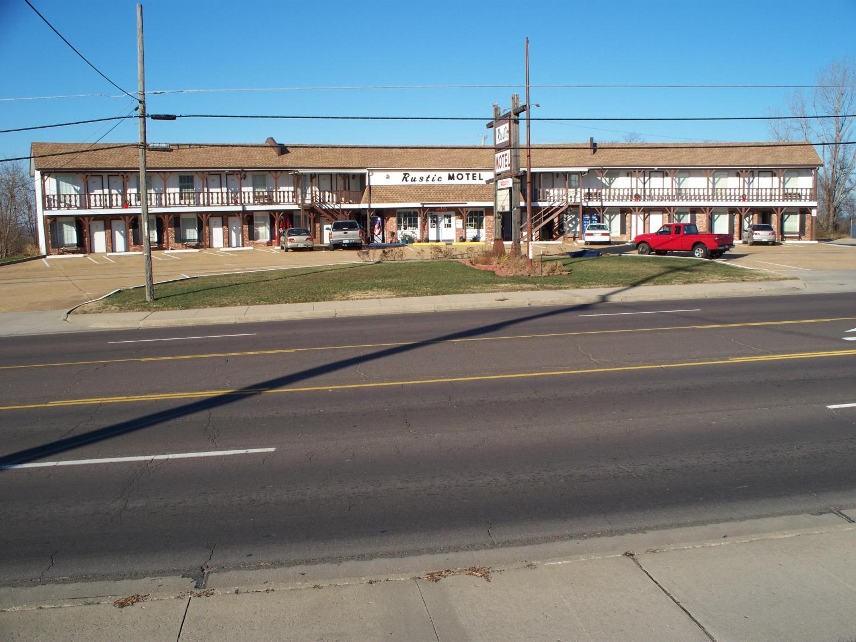Rustic Motel Rolla