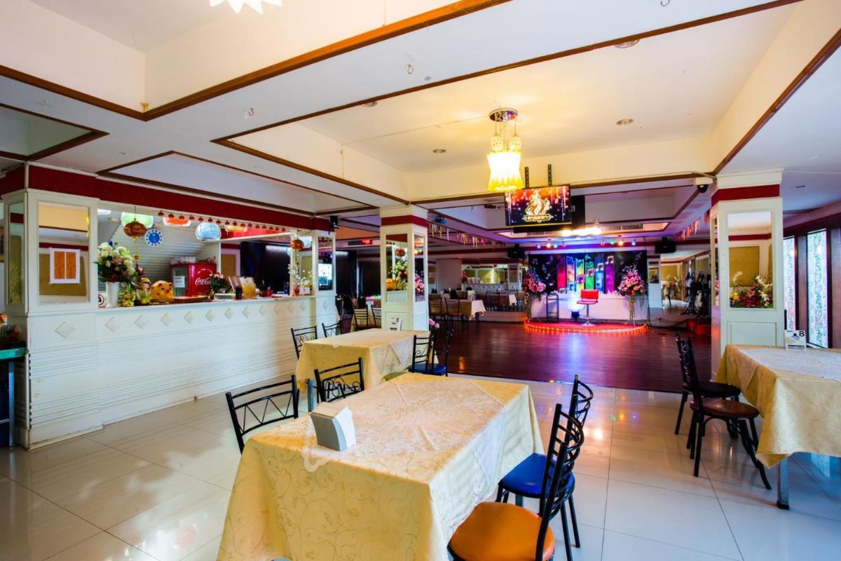 restaurant