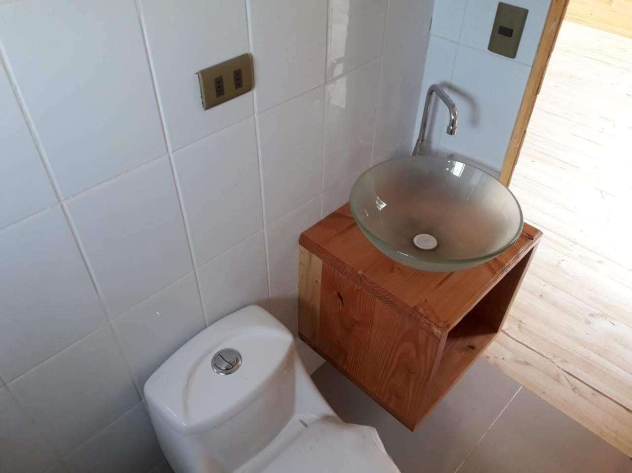 Acuarela minicasas con piscina en Lago Vichuquen
