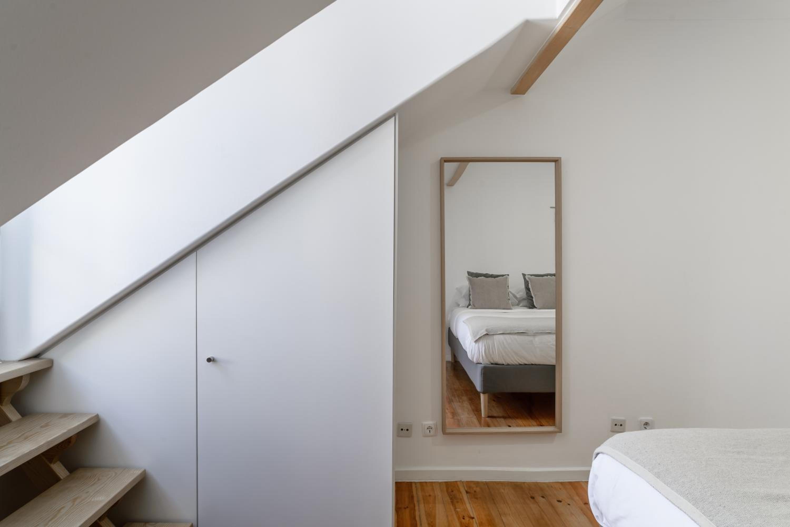 Authentic Graça - Cozy Flat with Local Soul view 5