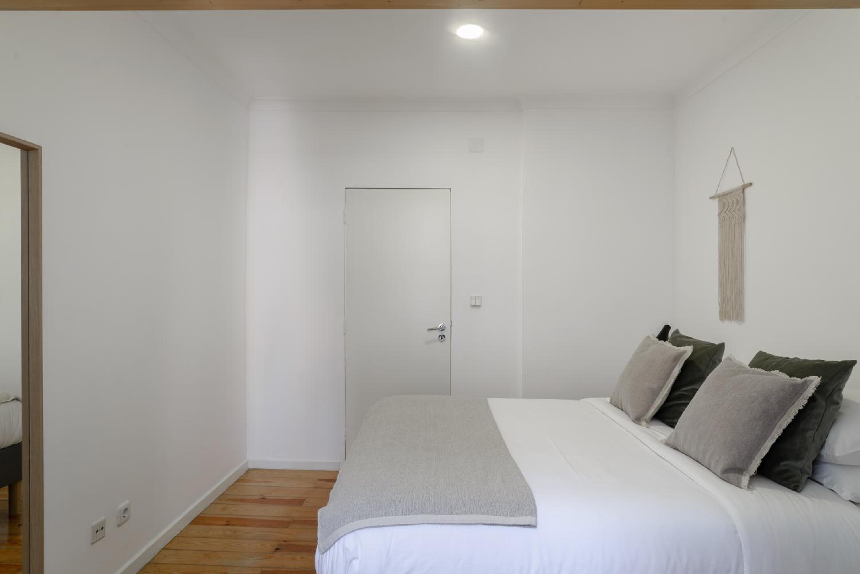 Authentic Graça - Cozy Flat with Local Soul view 2