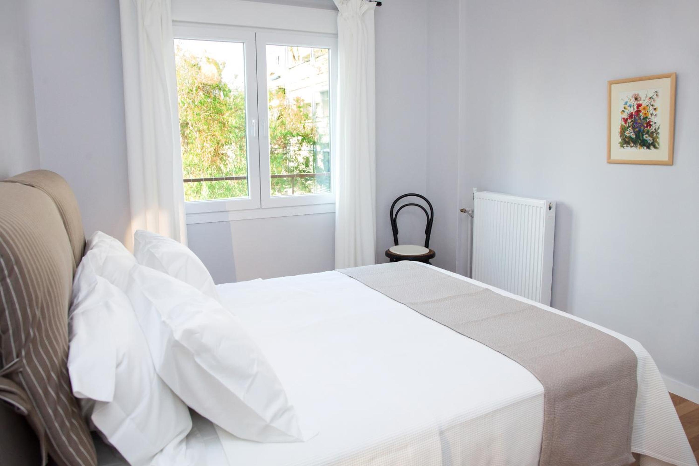Fully Renovated, Modern Beauty In Central Athens!