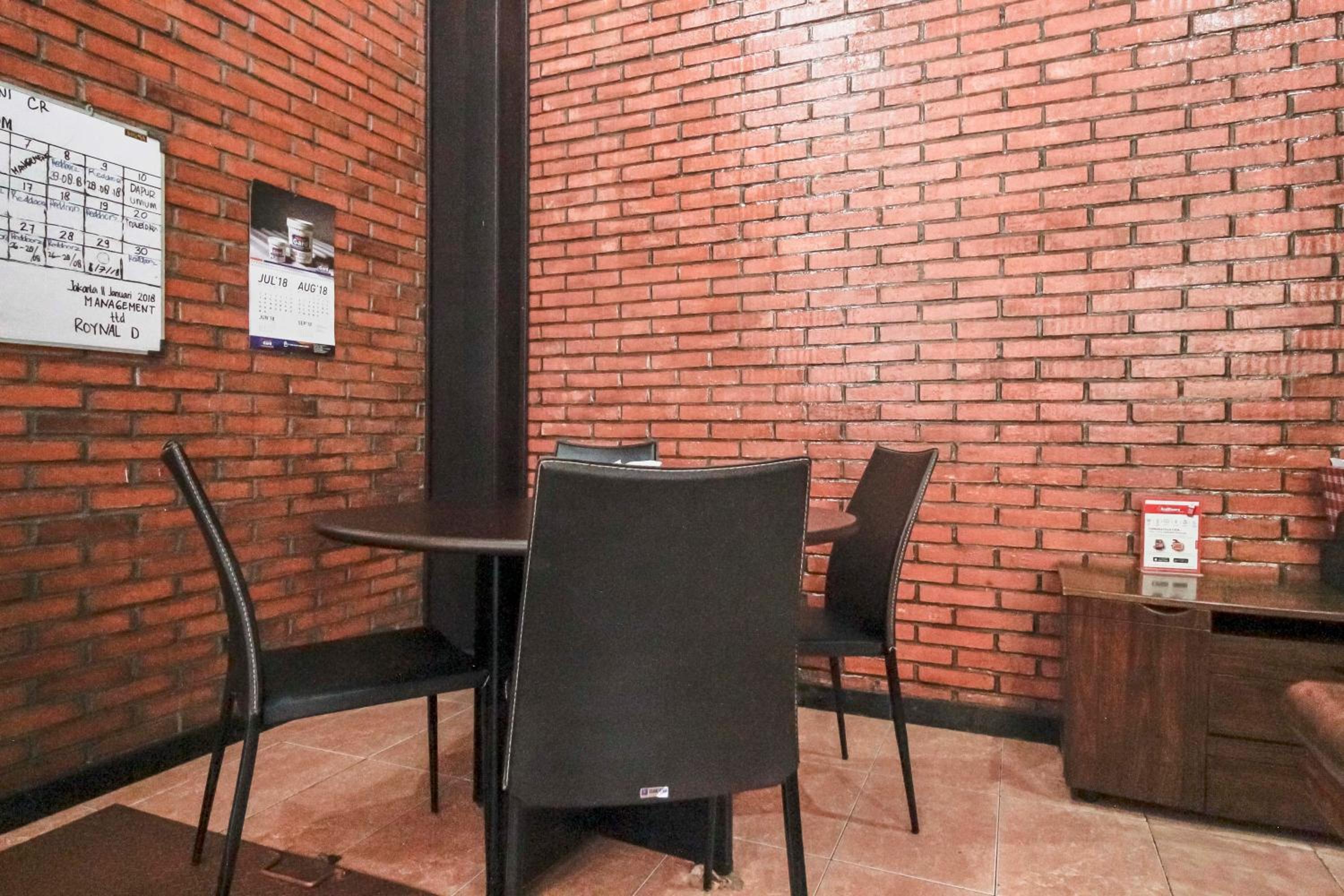 RedDoorz @ Cilandak Timur