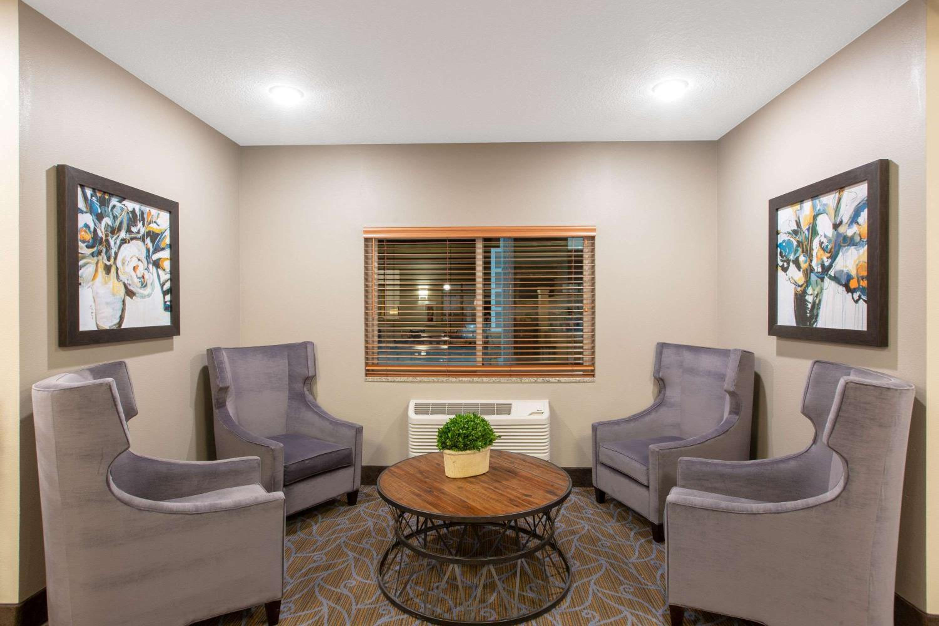 AmericInn by Wyndham Humboldt