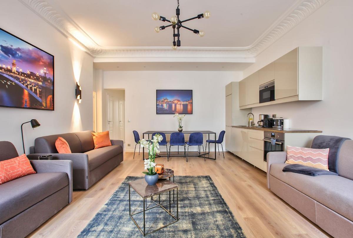 63-LUXURY FLAT CHAMPS-ELYSEES (1C)