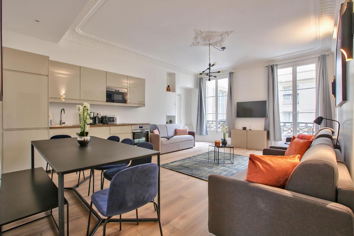 63-LUXURY FLAT CHAMPS-ELYSEES (1C)