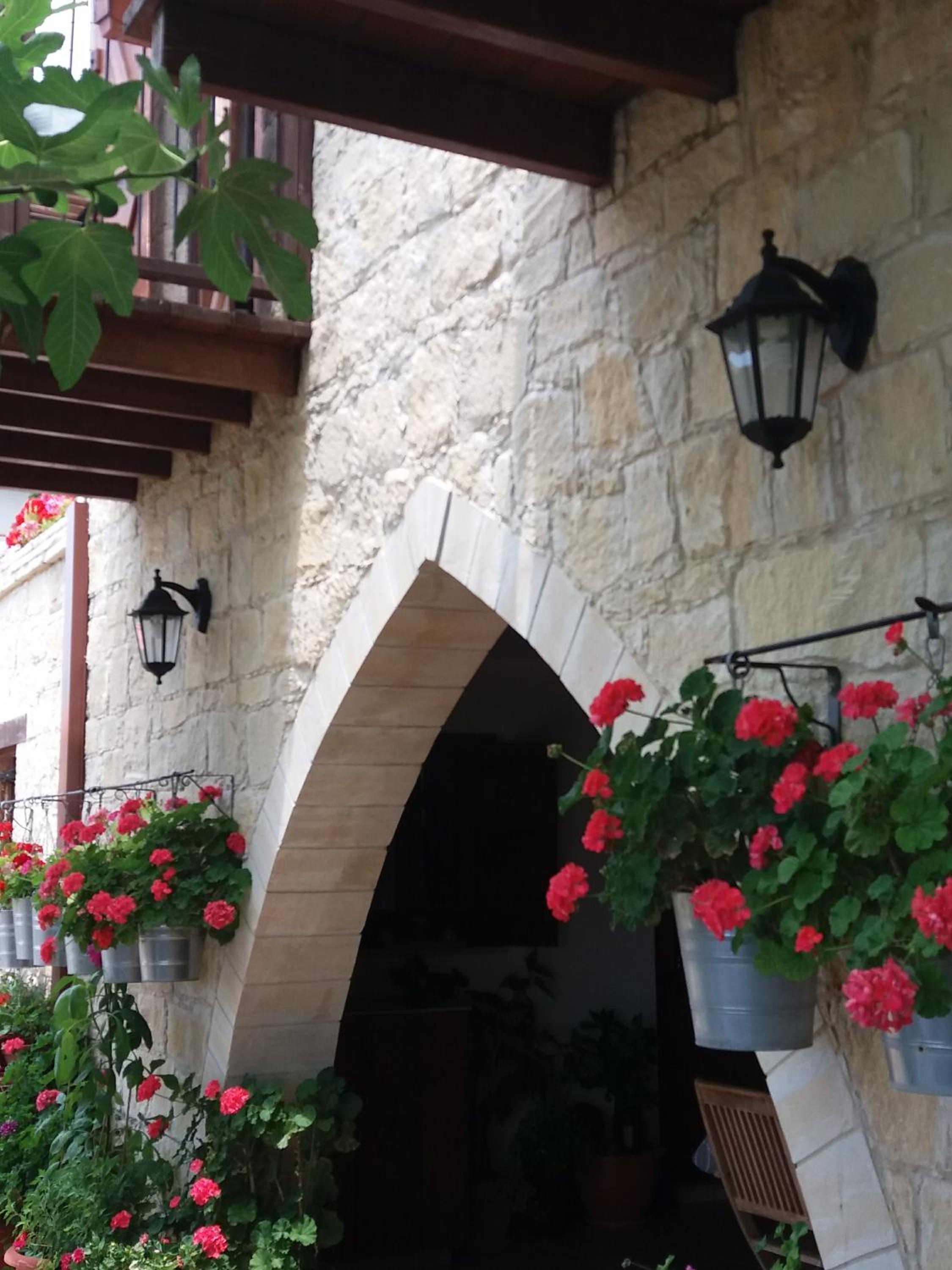 Magdalous House