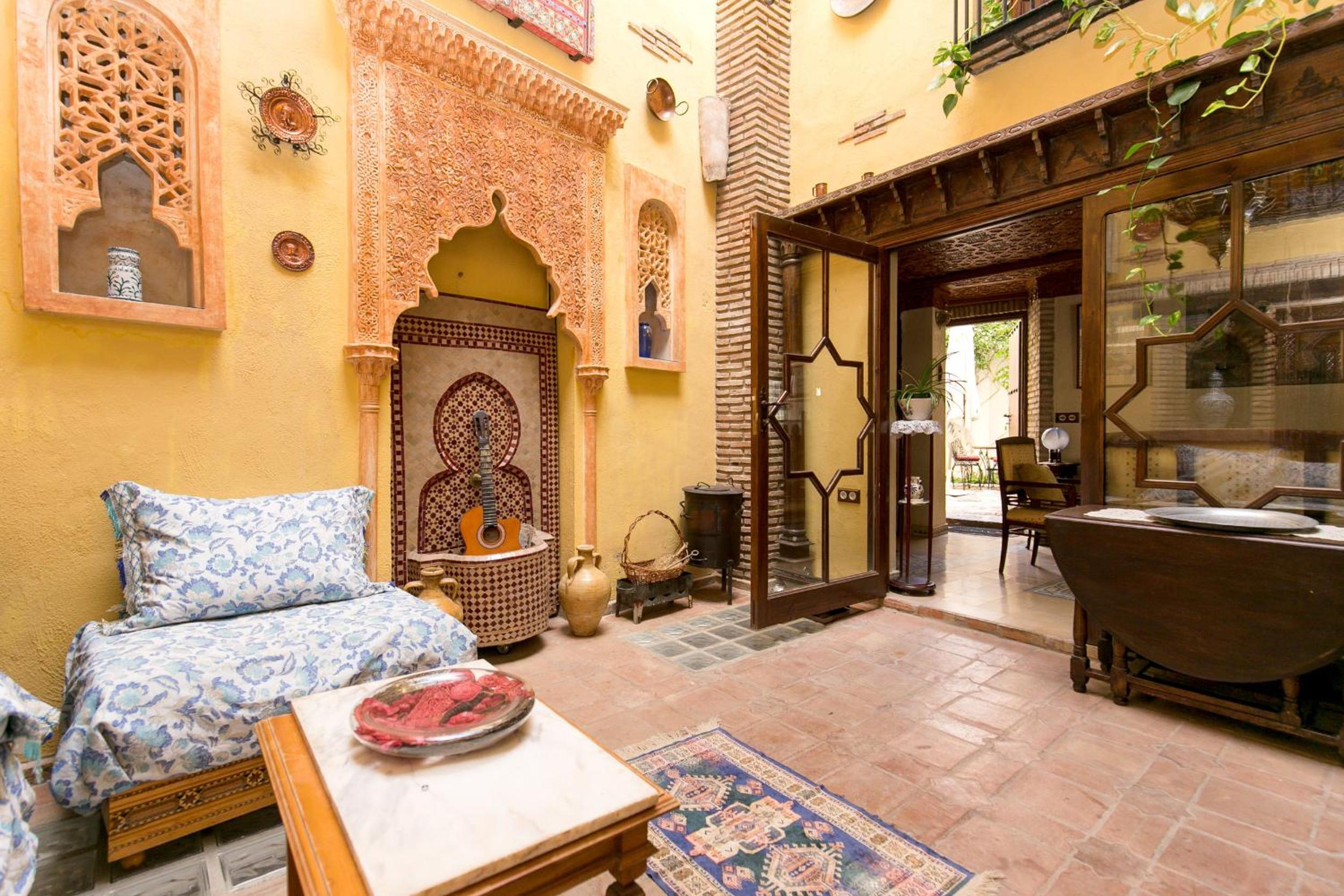 Charming Andalusian house - free parking