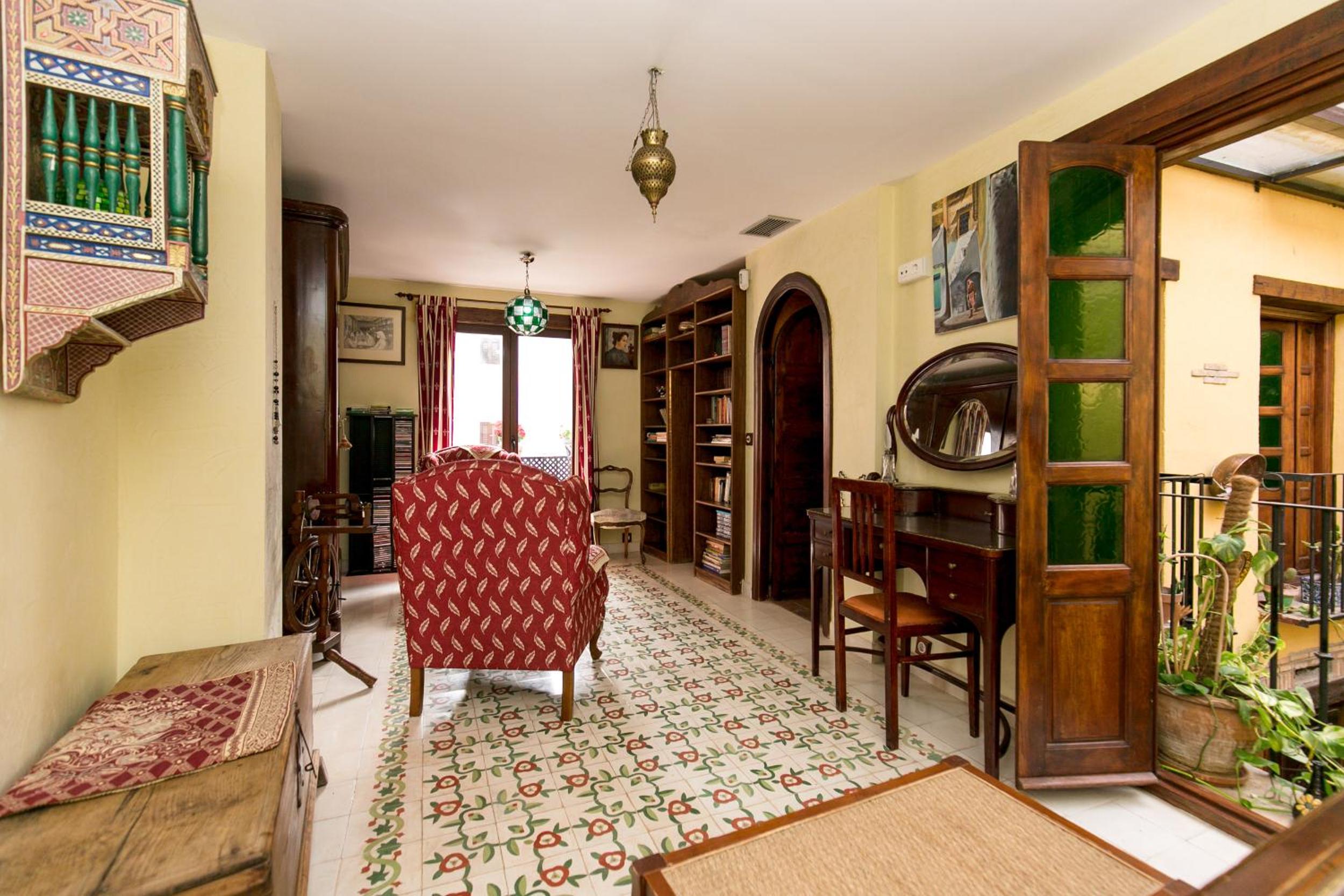 Charming Andalusian house - free parking