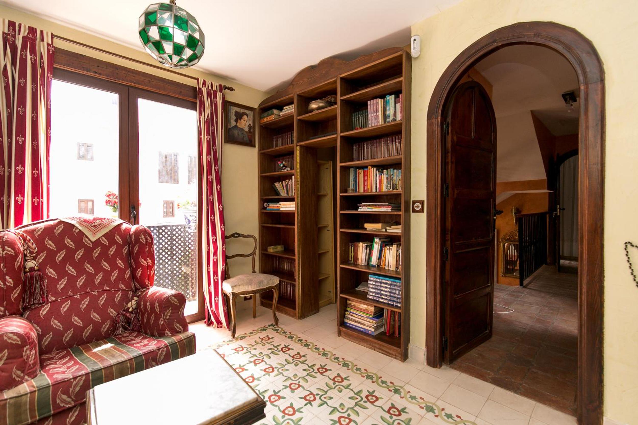 Charming Andalusian house - free parking