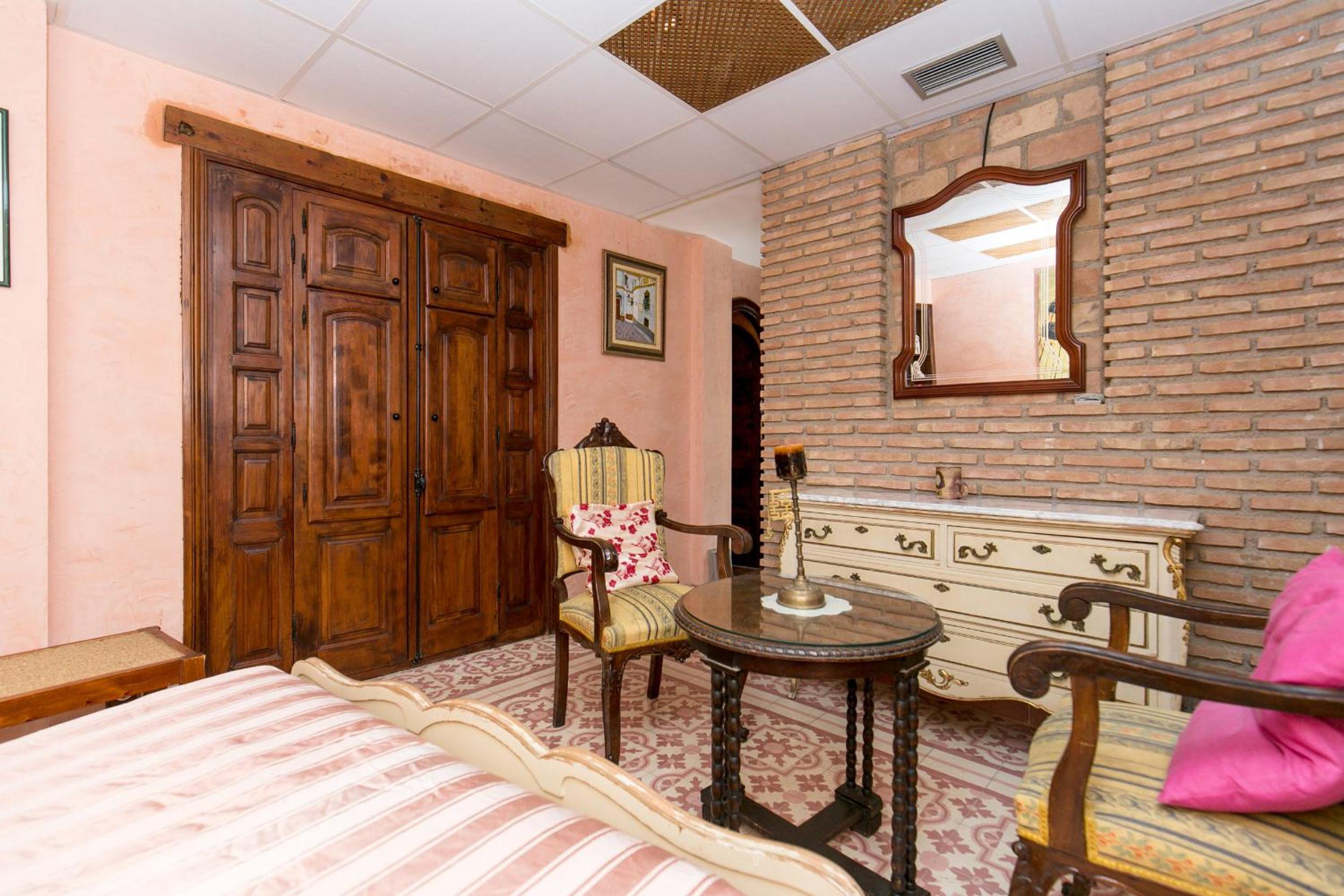 Charming Andalusian house - free parking
