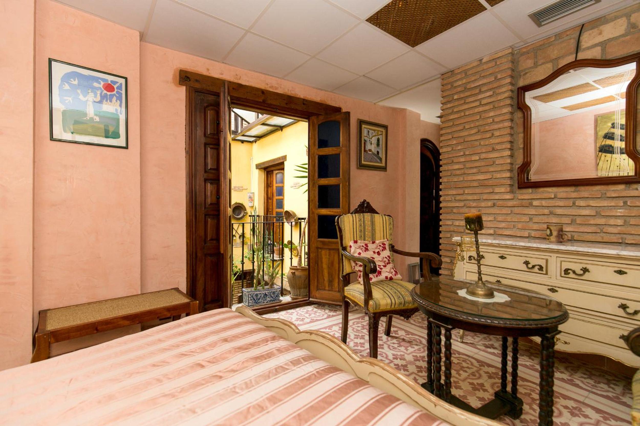 Charming Andalusian house - free parking