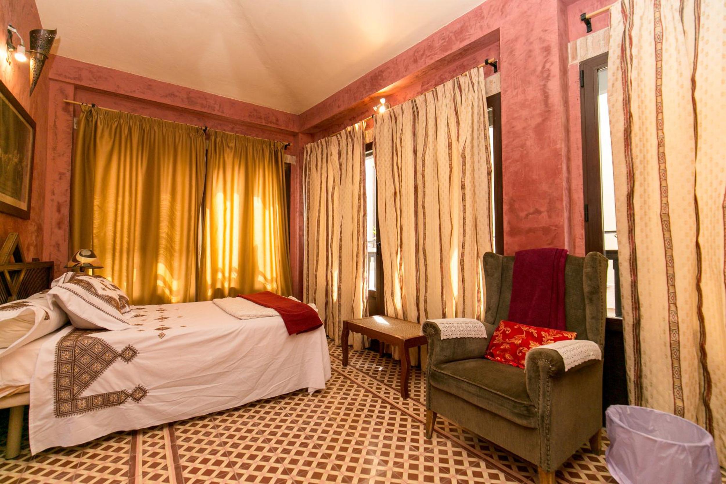 Charming Andalusian house - free parking