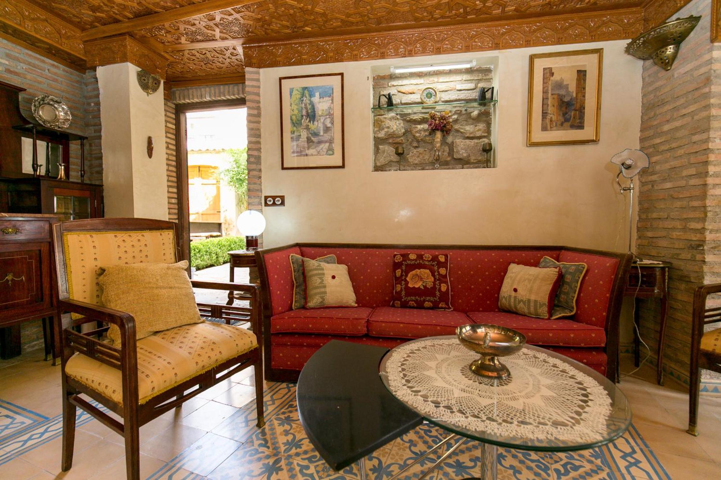 Charming Andalusian house - free parking
