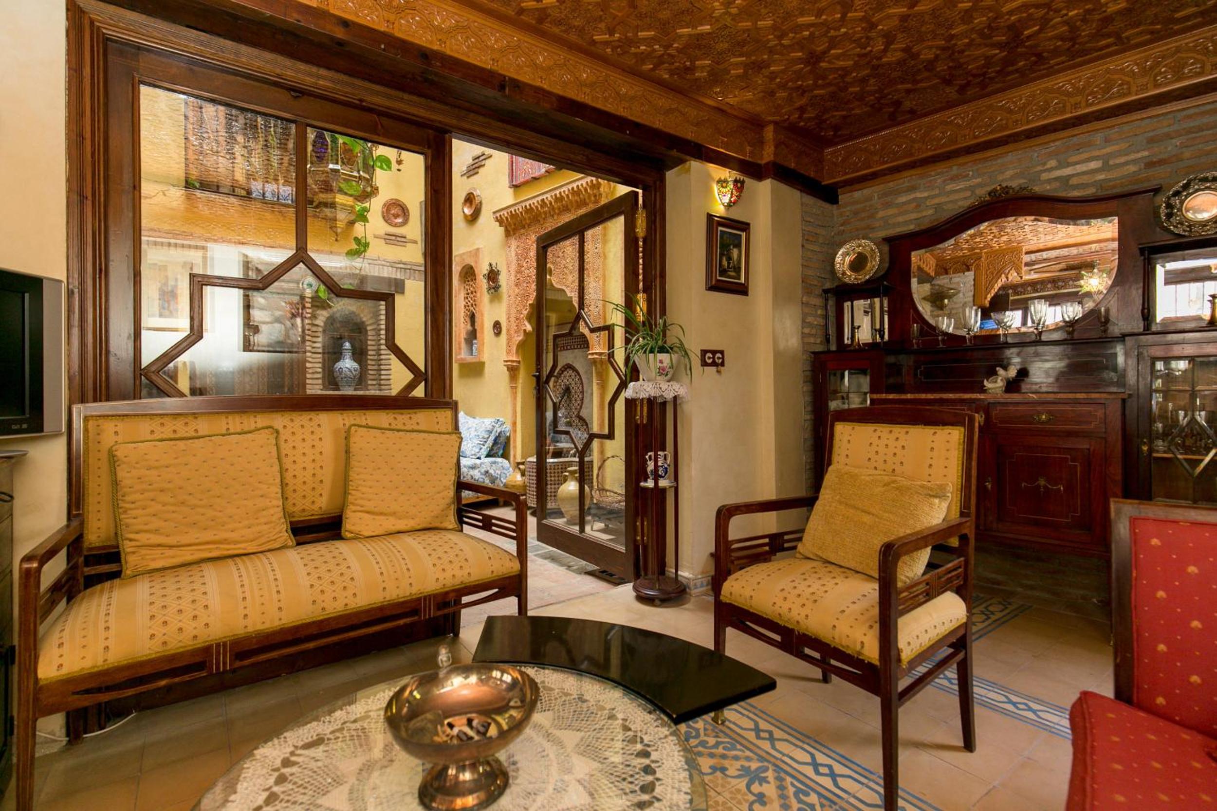 Charming Andalusian house - free parking